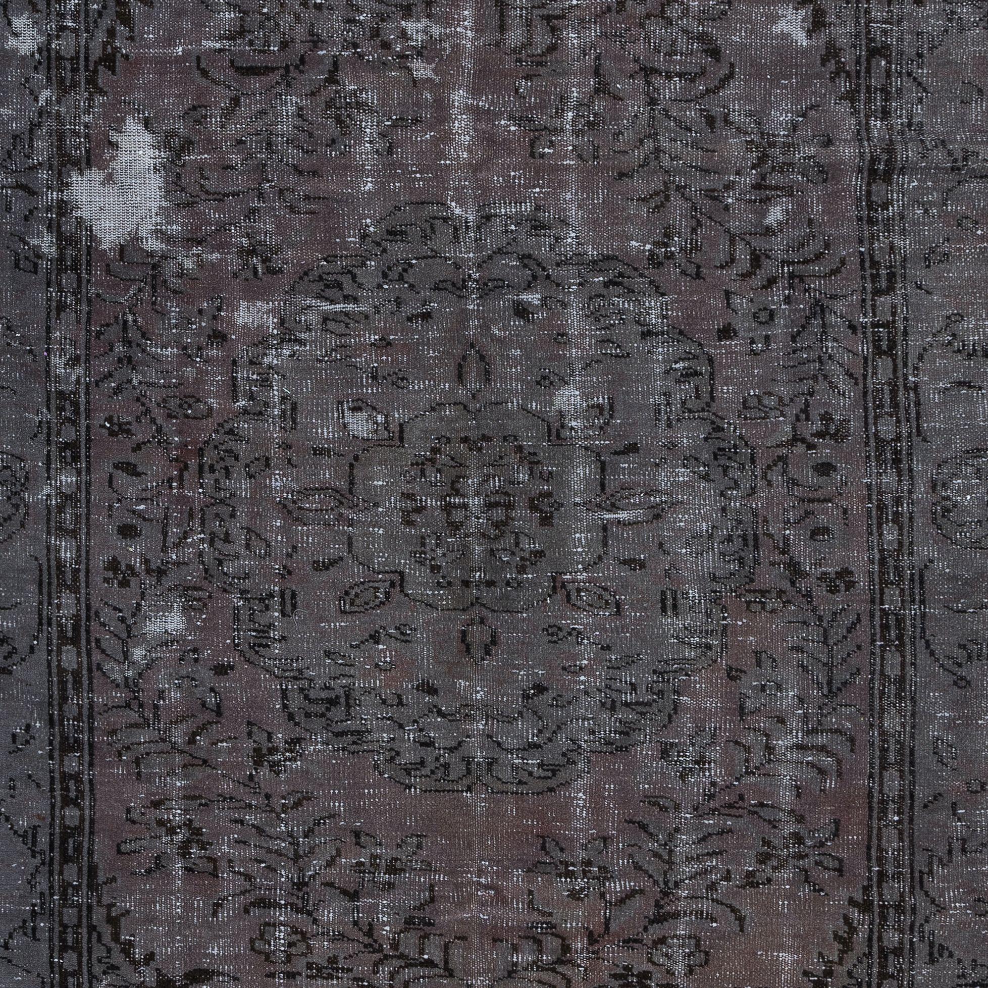 Hand-Woven 5x8.8 Ft Handmade Gray Indoor-Outdoor Rug, Medallion Design Anatolian Carpet For Sale