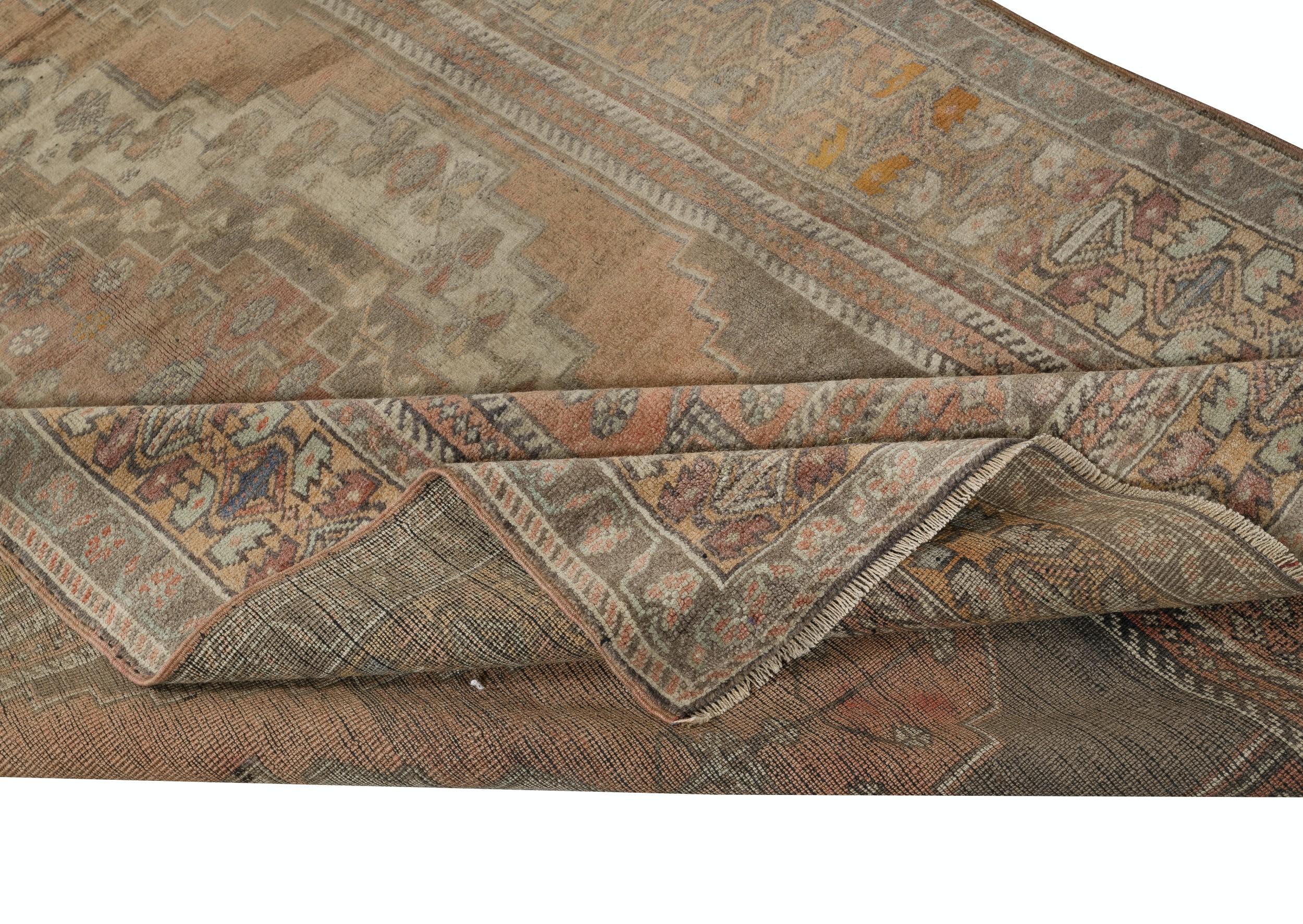 5x9 Ft Einzigartiger handgefertigter türkischer Dorfteppich, 100% Wolle (Rustikal) im Angebot