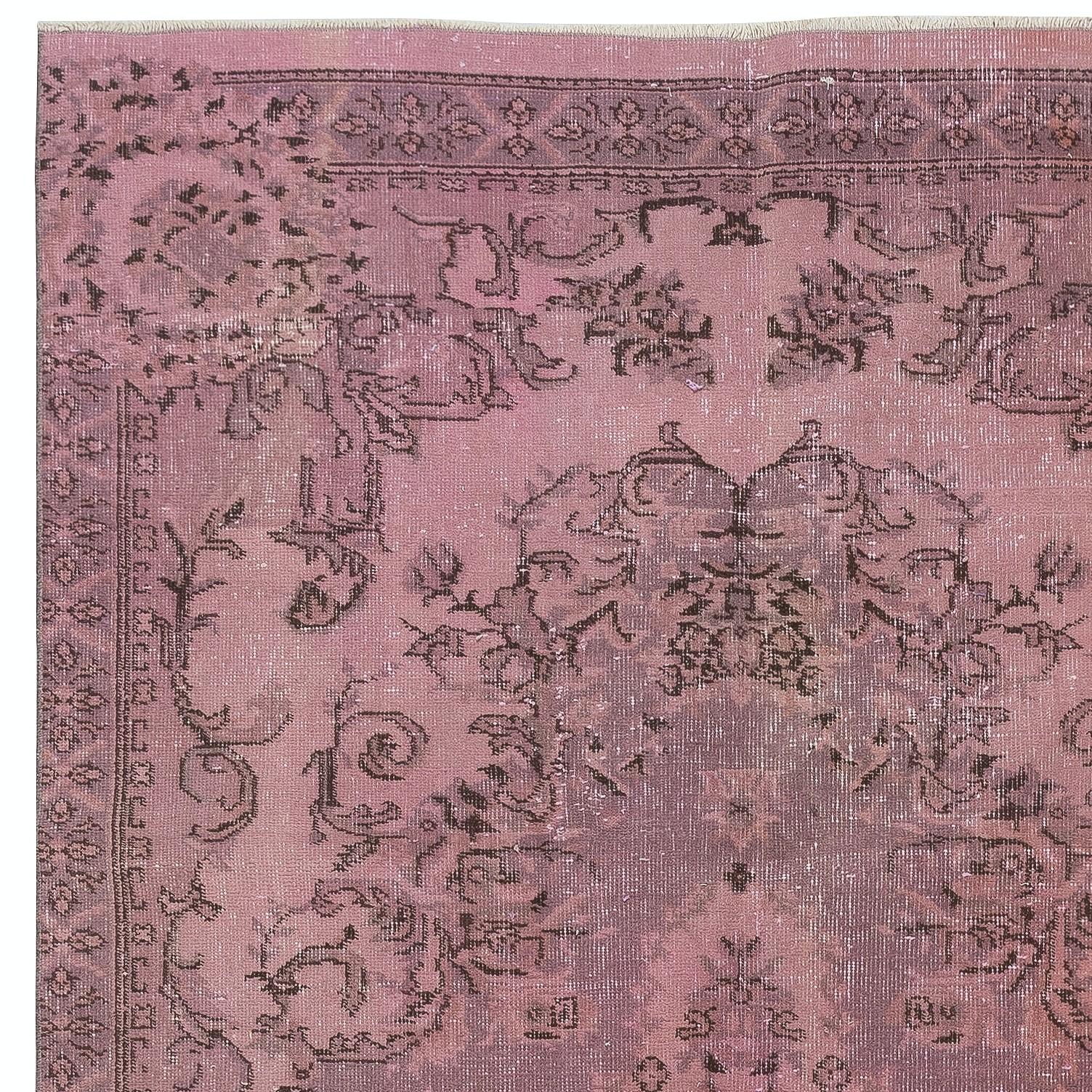 Turc 5x9 Ft Tapis turc vintage fait à la main et teint en rose pour les intérieurs modernes en vente