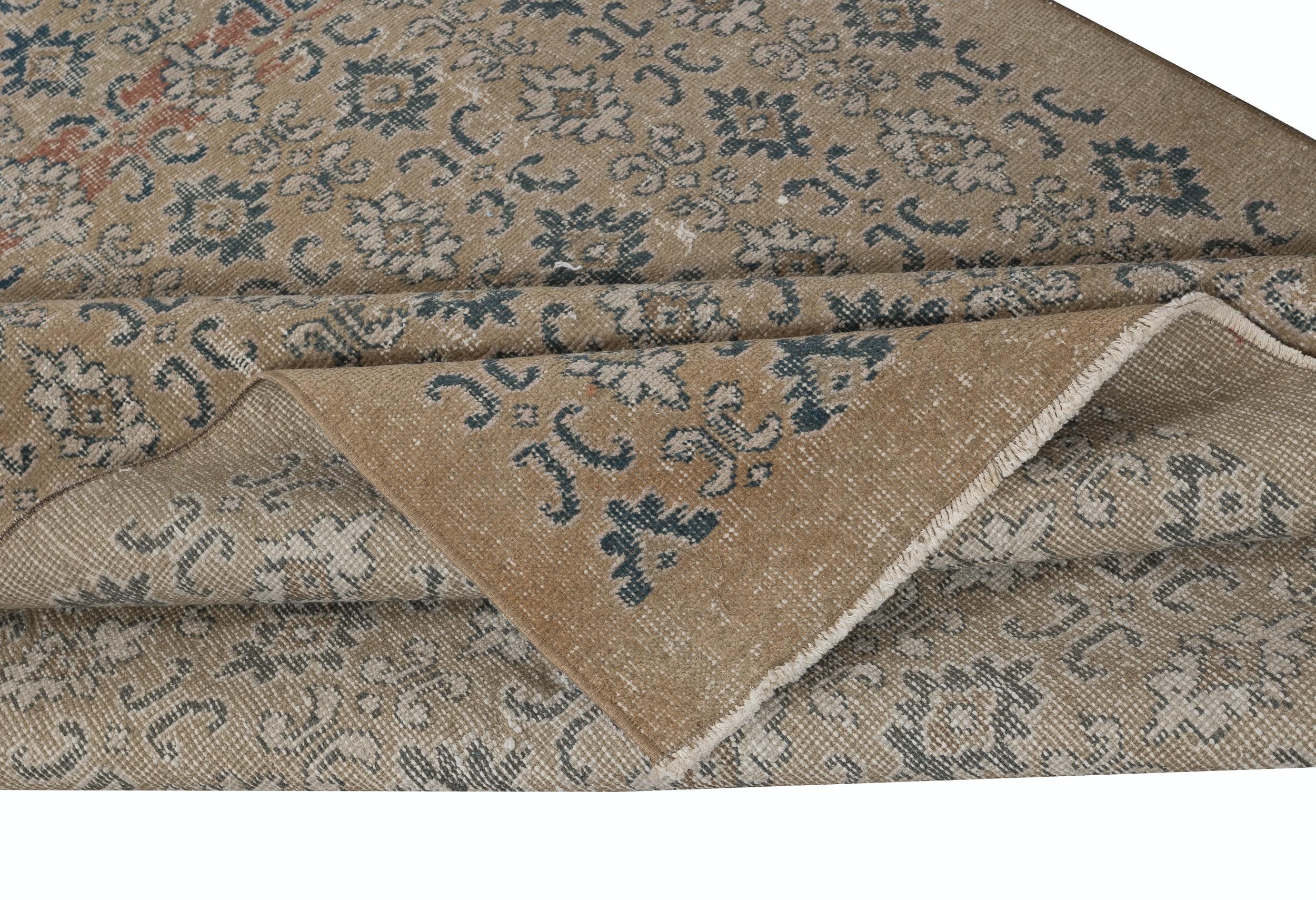 Rustico Tappeto vintage in lana turca fatto a mano 5x9 Ft per l'arredamento del soggiorno in vendita