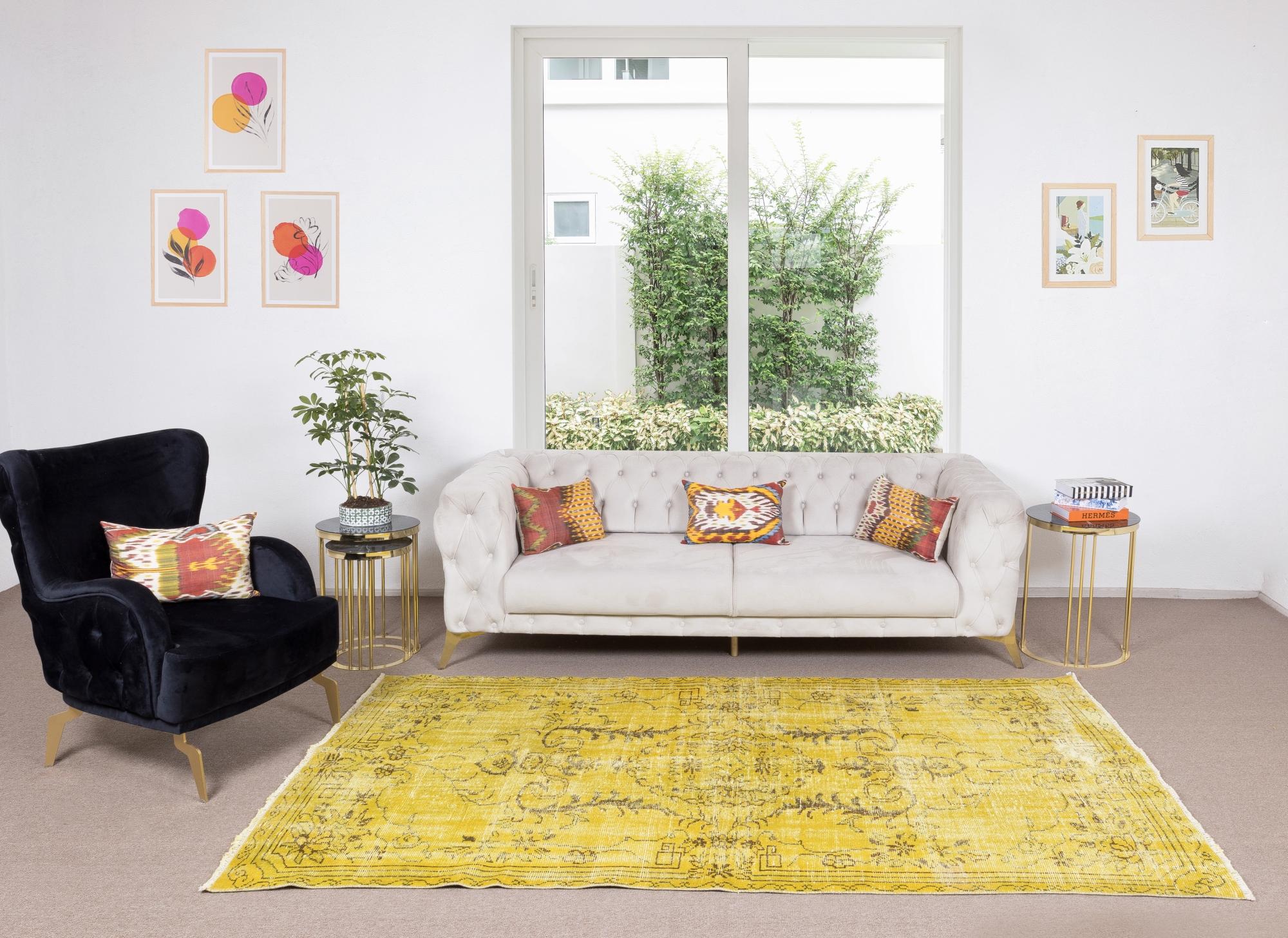 Turc Tapis turc moderne fait main jaune 5x9 Ft avec motif médaillon en vente