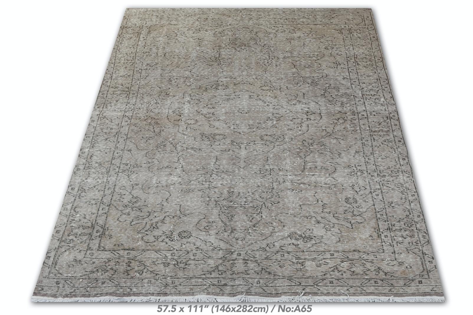 5x9.3 Ft Handmade Vintage Garden-Themed Turkish Wool Rug in Light Taupe Gray In Good Condition For Sale In Philadelphia, PA