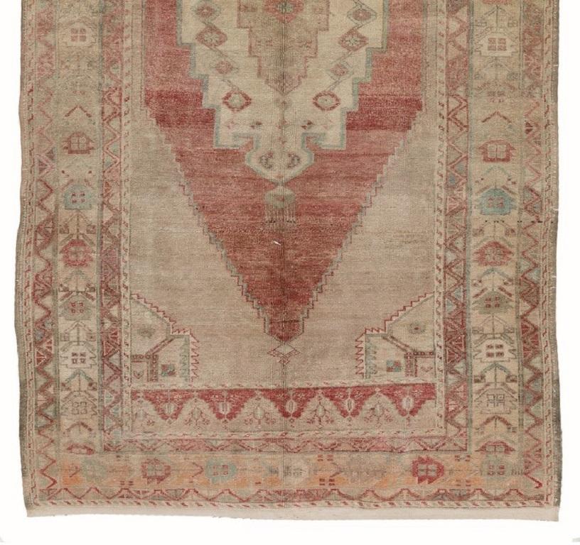 Turkish 5x9.4 Ft Vintage Oriental Rug for Country Homes, Tribal, Traditional Interior For Sale