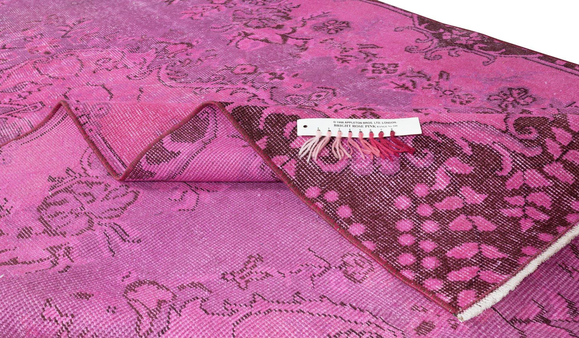 Modern 5x9.4 Ft Vintage Handmade Turkish Area Rug in Pink with Medallion Design For Sale
