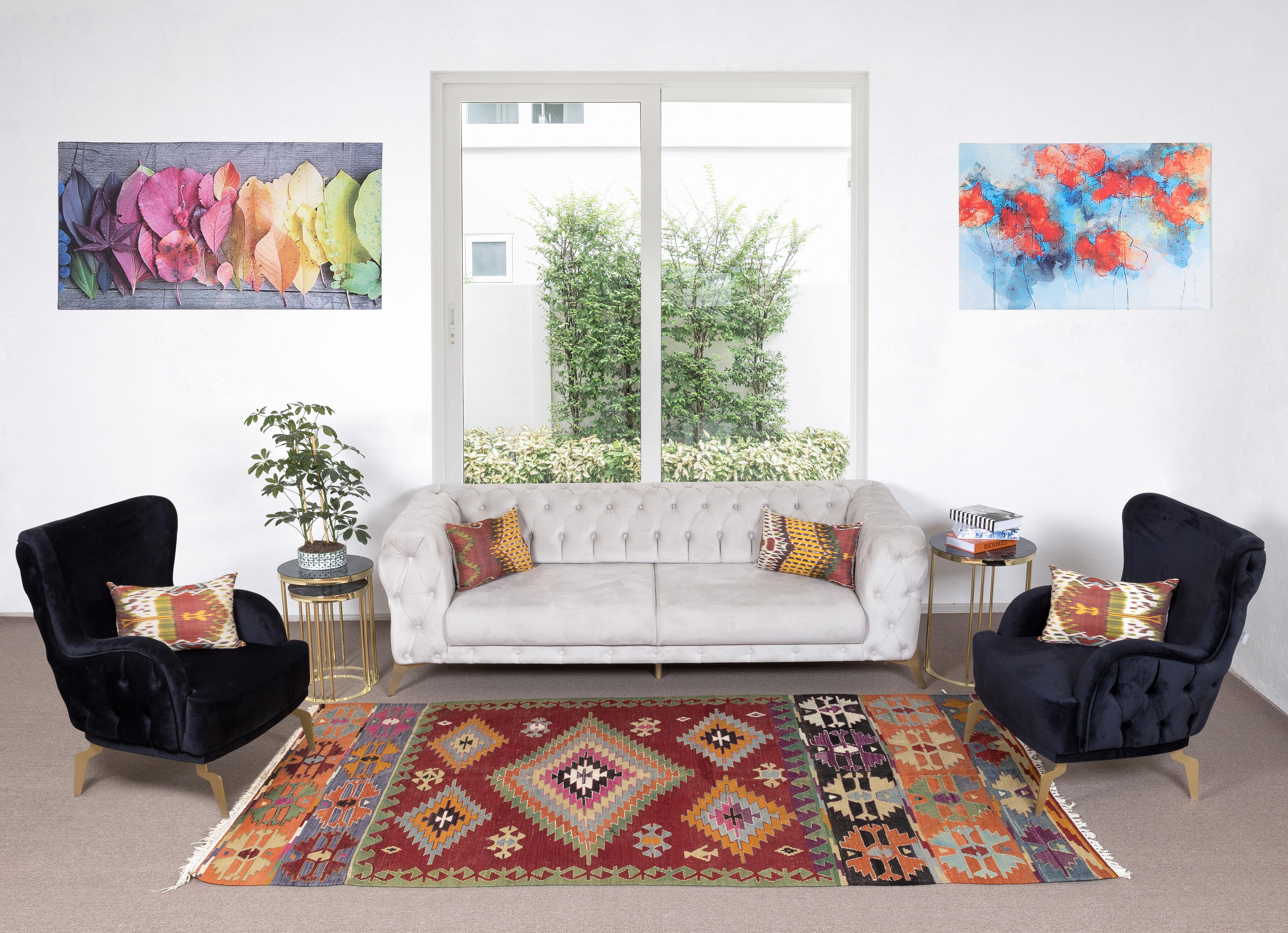Dieser authentische handgewebte Teppich wurde von den Dorfbewohnern in Zentralanatolien verwendet. 100% Bio-Wolle. 
Guter Zustand und professionell gereinigt.
Ideal für private und gewerbliche Innenräume.
Wir können auf Wunsch ein passendes Pad für