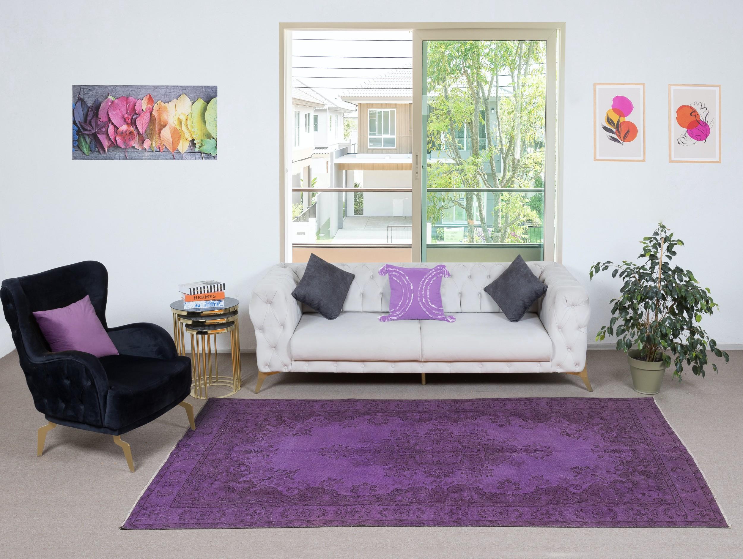 Nuestras alfombras sobreteñidas son todas piezas vintage anudadas a mano que se recrean en nuestro taller para atender a una gama más amplia de opciones de interiorismo, desde moderno a costero, desde industrial a rústico/cottage. Estas alfombras de