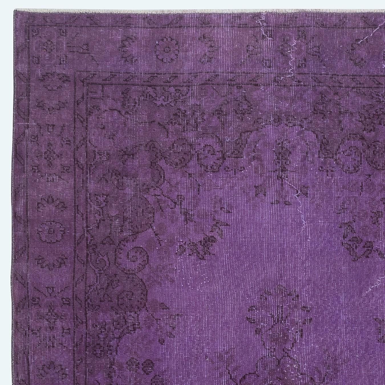 Alfombra contemporánea de lana de color púrpura, anudada a mano en Turquía (5x9,8 pies) Turco en venta