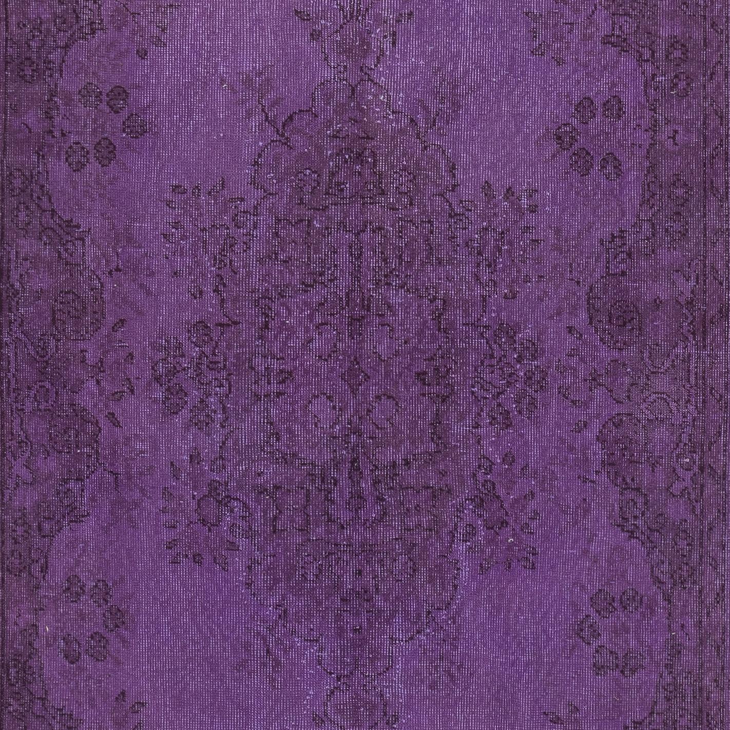 Alfombra contemporánea de lana de color púrpura, anudada a mano en Turquía (5x9,8 pies) Anudado a mano en venta