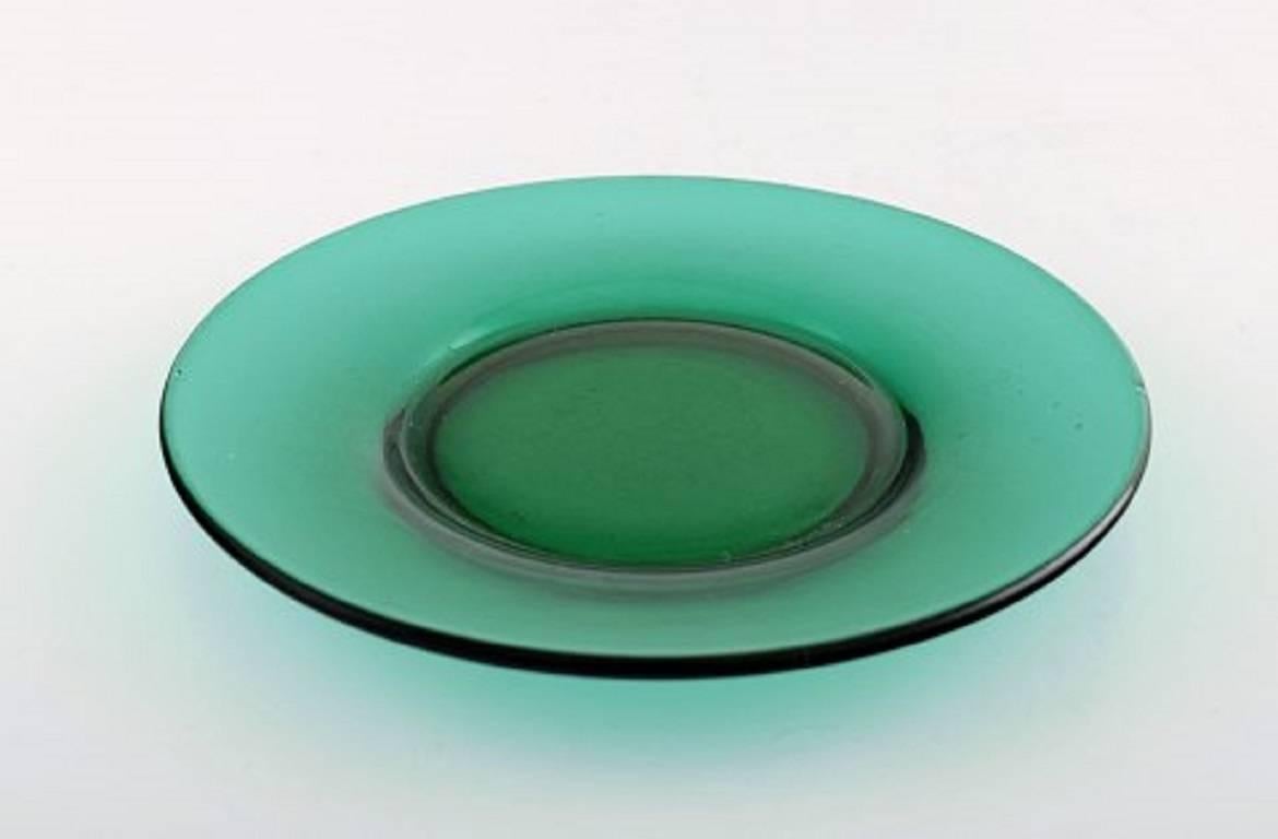 12 Plates in Green Art Glass, Josef Frank, Reijmyre / Gullaskruf In Good Condition In Copenhagen, DK