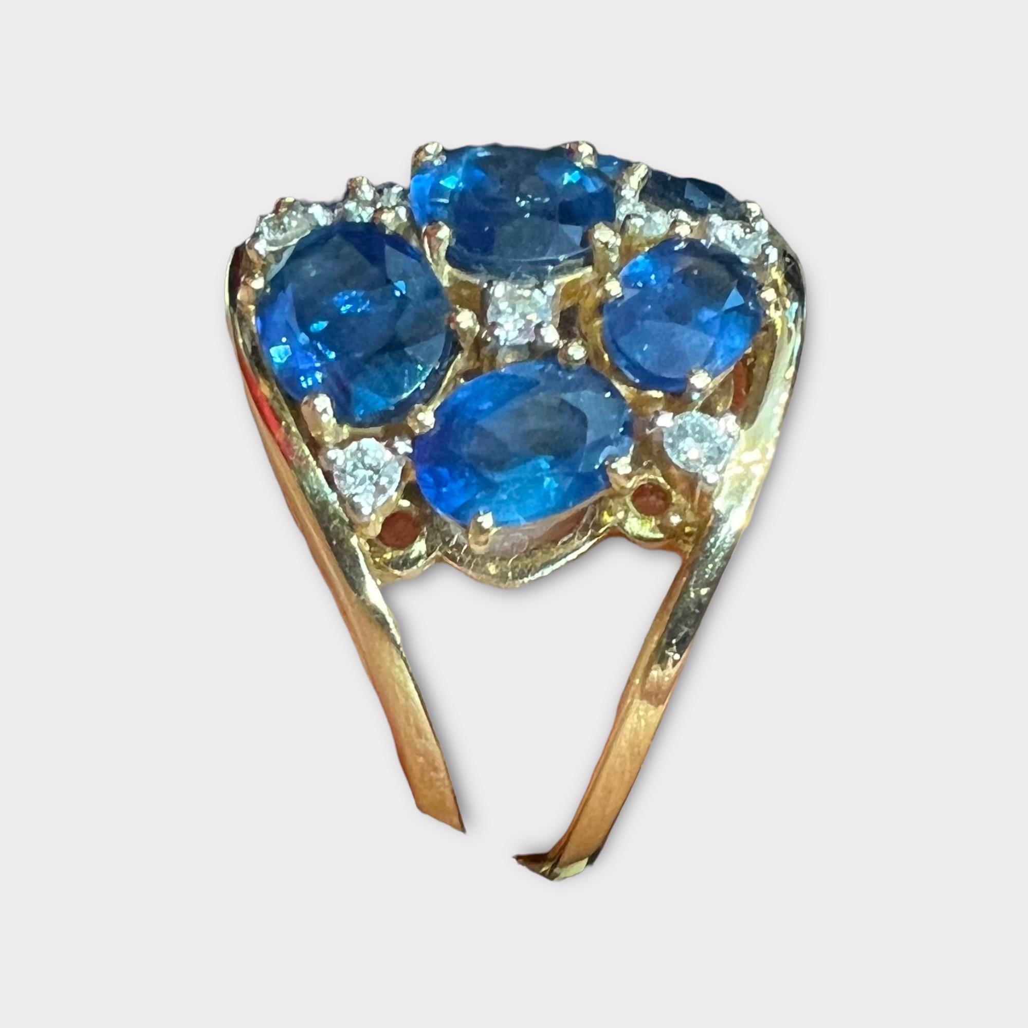 Women's 6, 19 Carat of Blue Saphirs and Diamonds, 18 Carat Gold Cocktail Ring For Sale