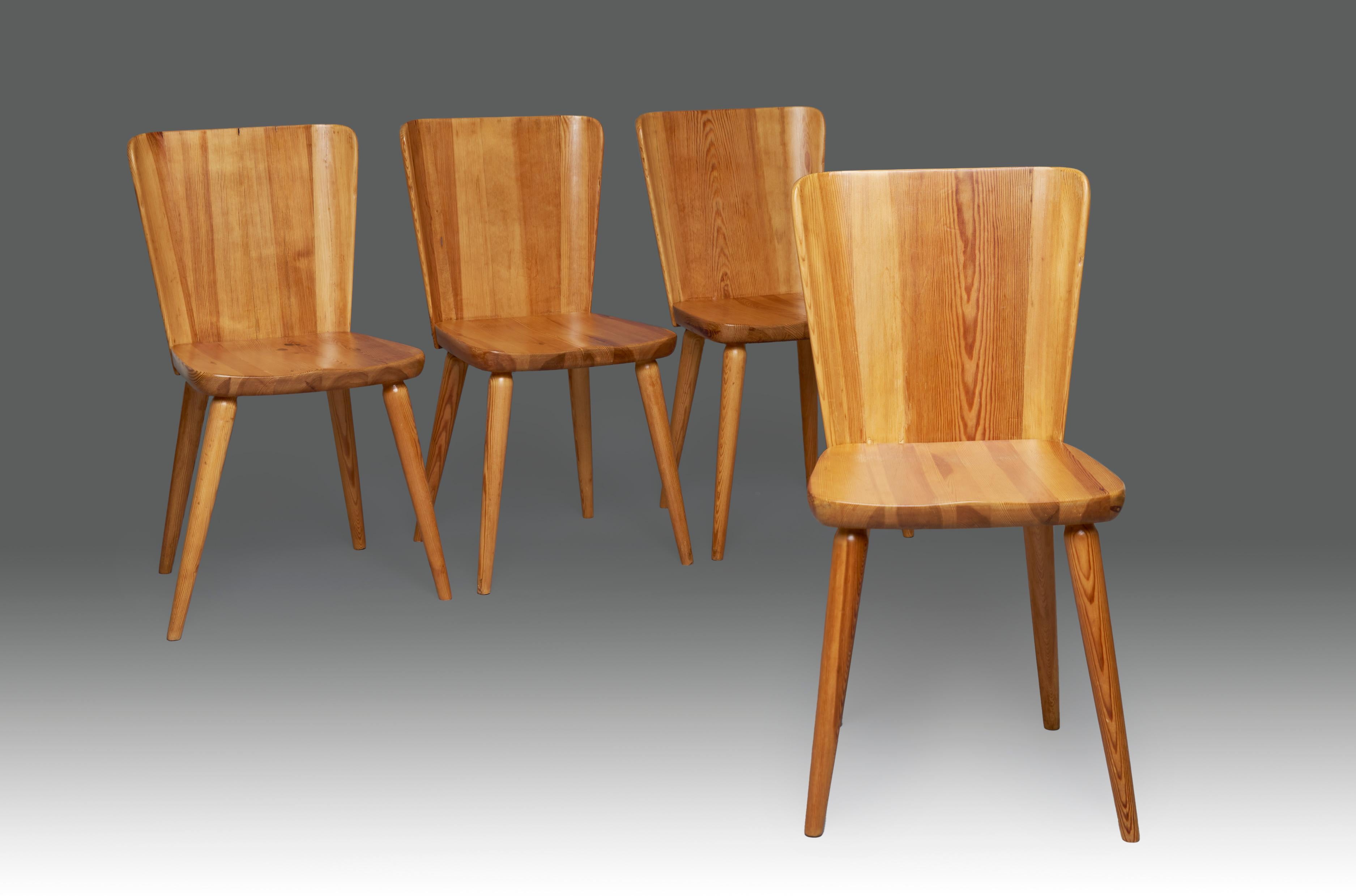 Four ‘’510’’ chairs designed by Göran Malmwall for Svensk Fur in pine wood. Sweden, 1950s.
Perfect restored condition.
6 units.
  
    