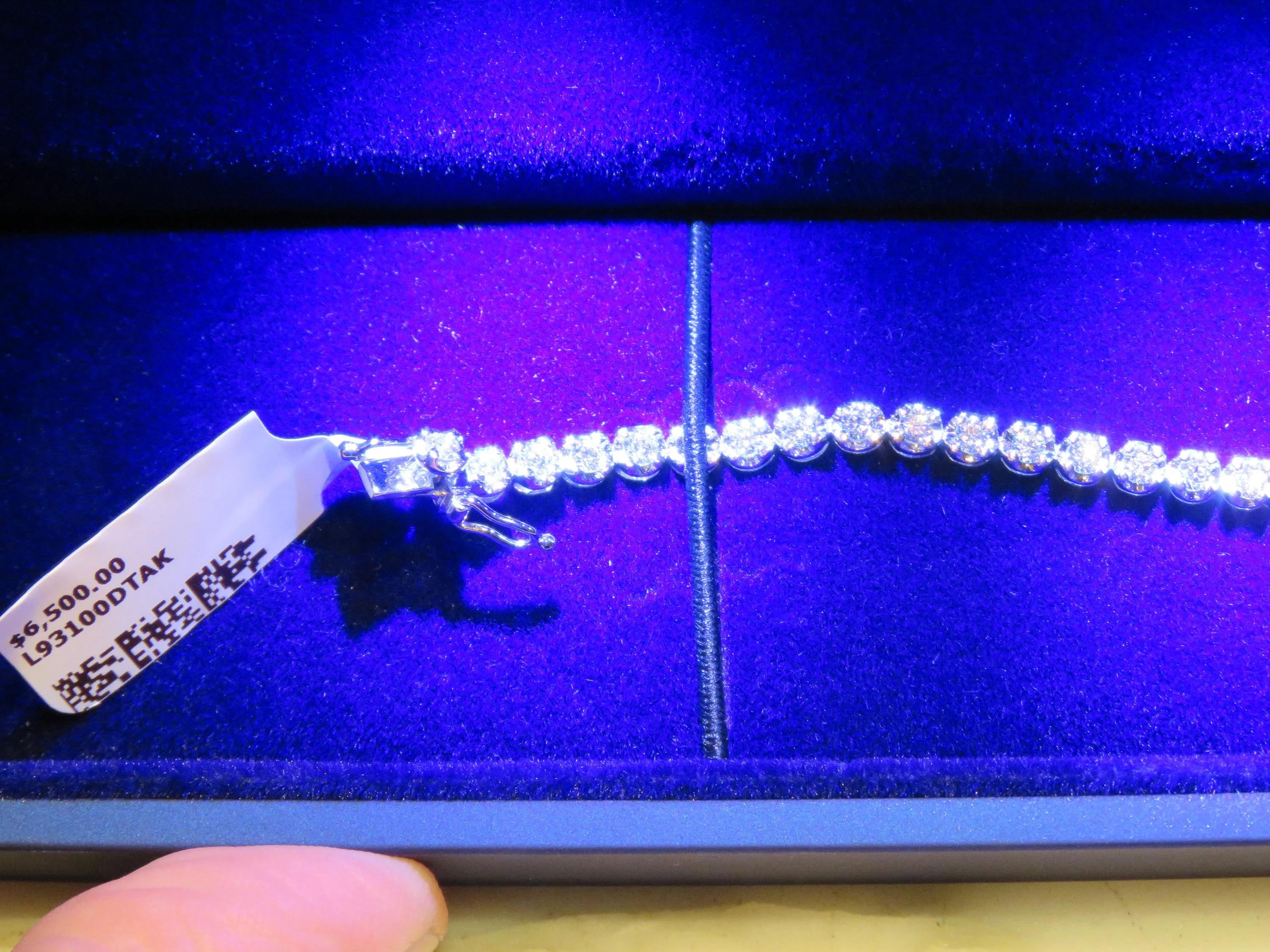 Round Cut 6, 500 18KT Gold Round Fancy Glittering Diamond Tennis Bracelet For Sale