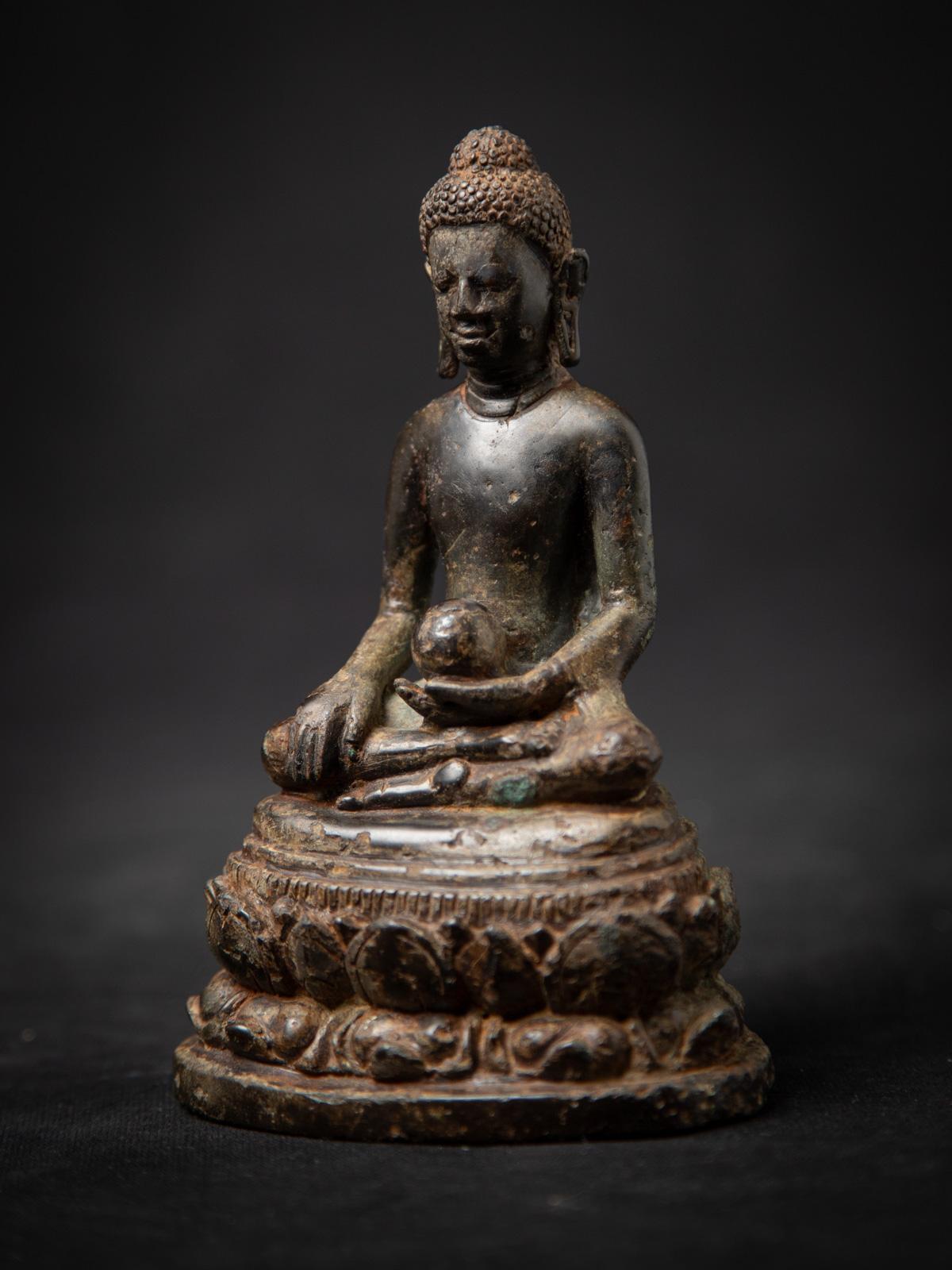 6-8e siècle Statue de Bouddha de médecine népalais en bronze ancien du Népal en vente 10