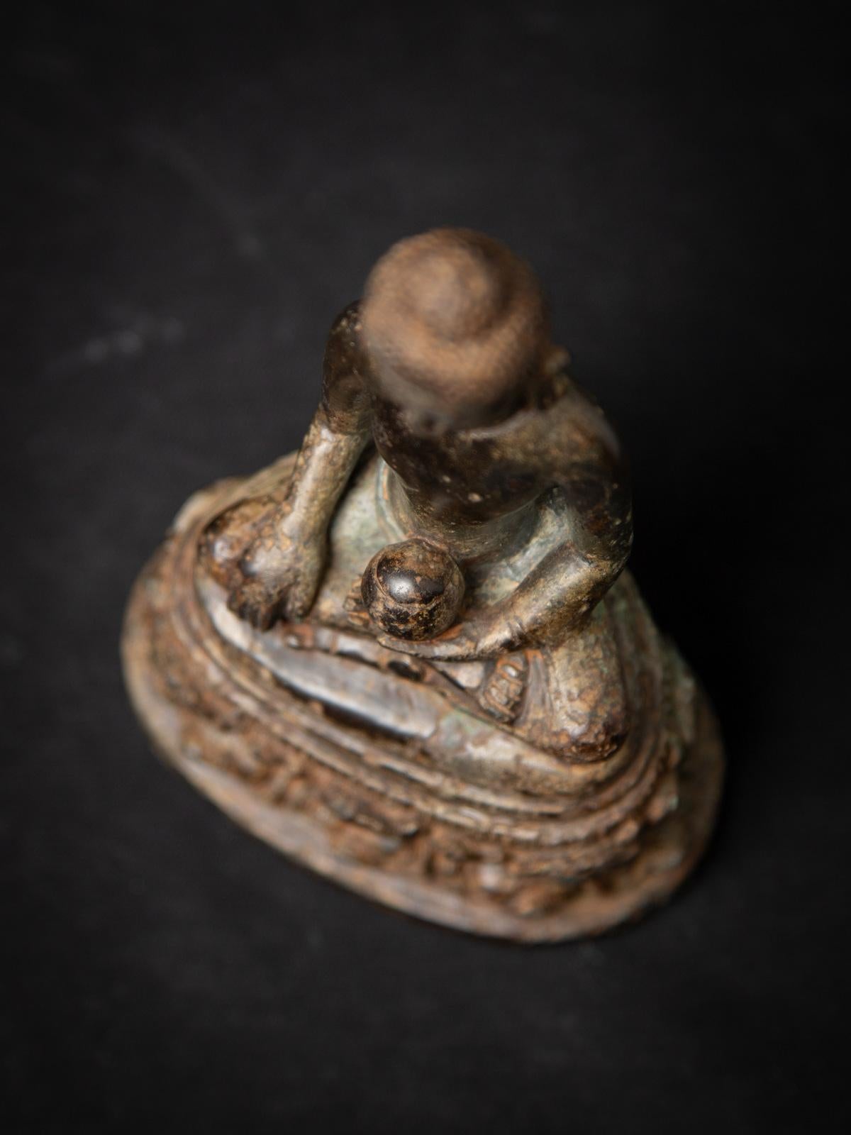 Indien 6-8e siècle Statue de Bouddha de médecine népalais en bronze ancien du Népal en vente