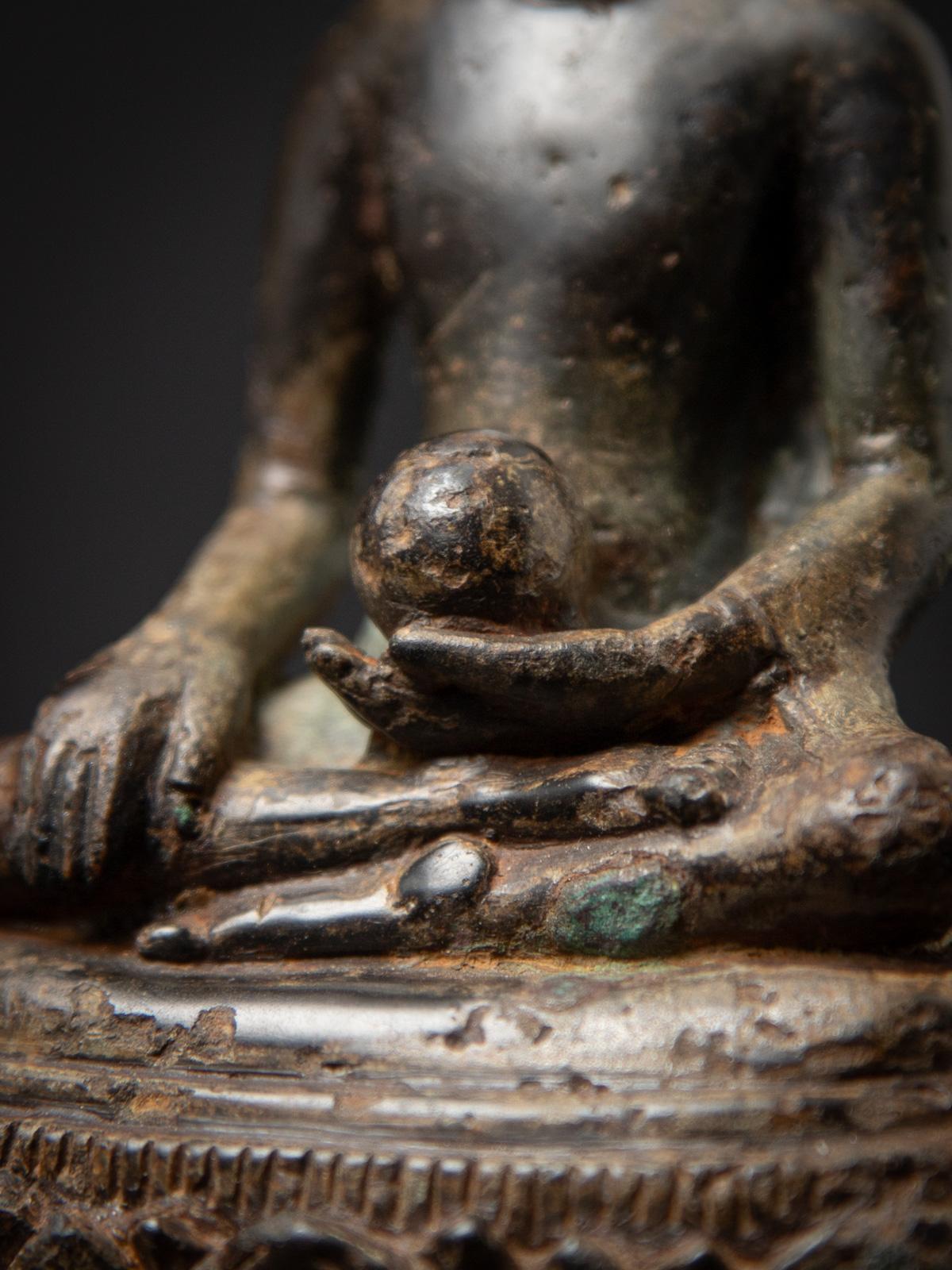 6-8e siècle Statue de Bouddha de médecine népalais en bronze ancien du Népal en vente 1