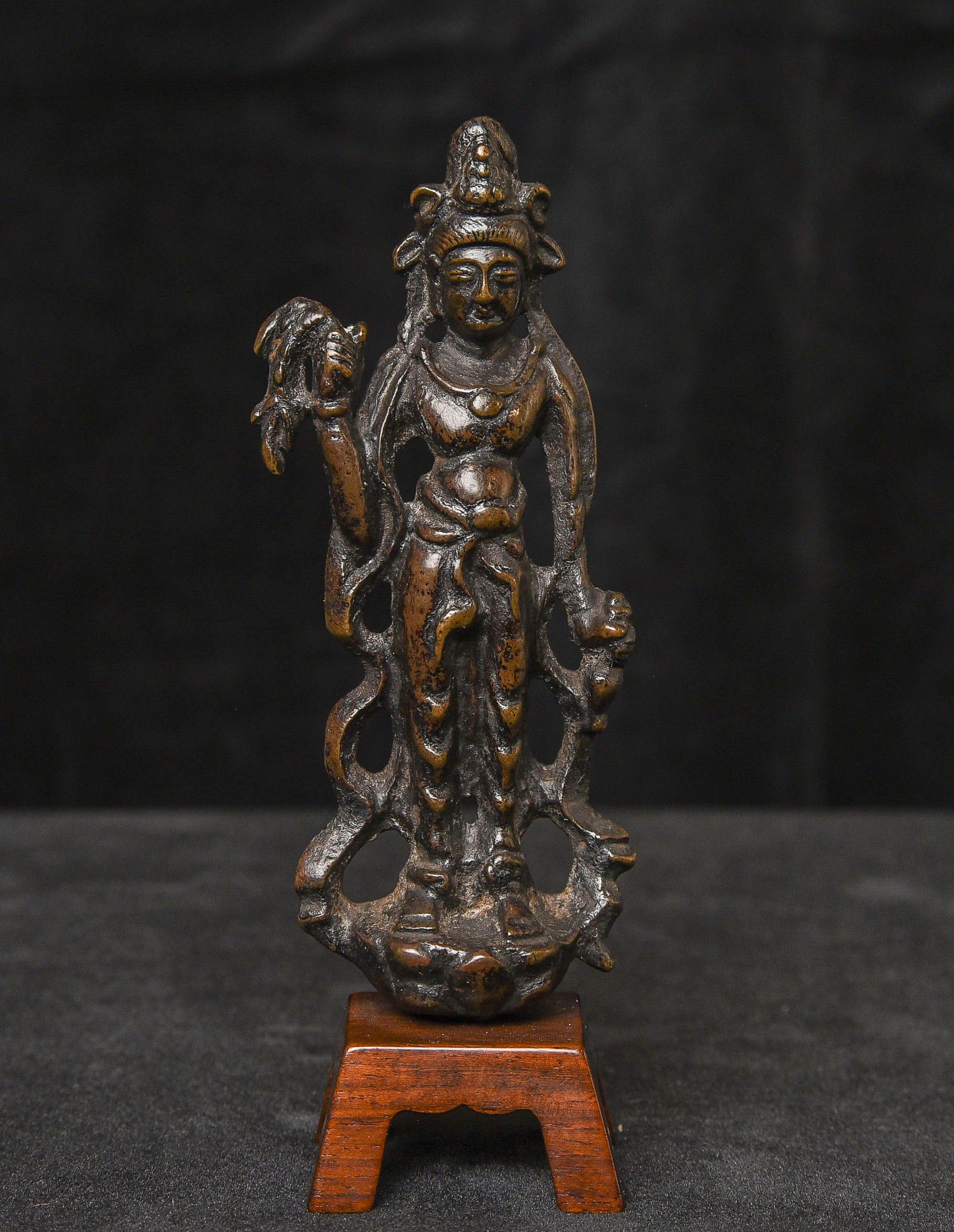 Cast  6-9th C Chinese Bronze Bodhisattva of Compassion from the Tang Dynasty - 9685 For Sale