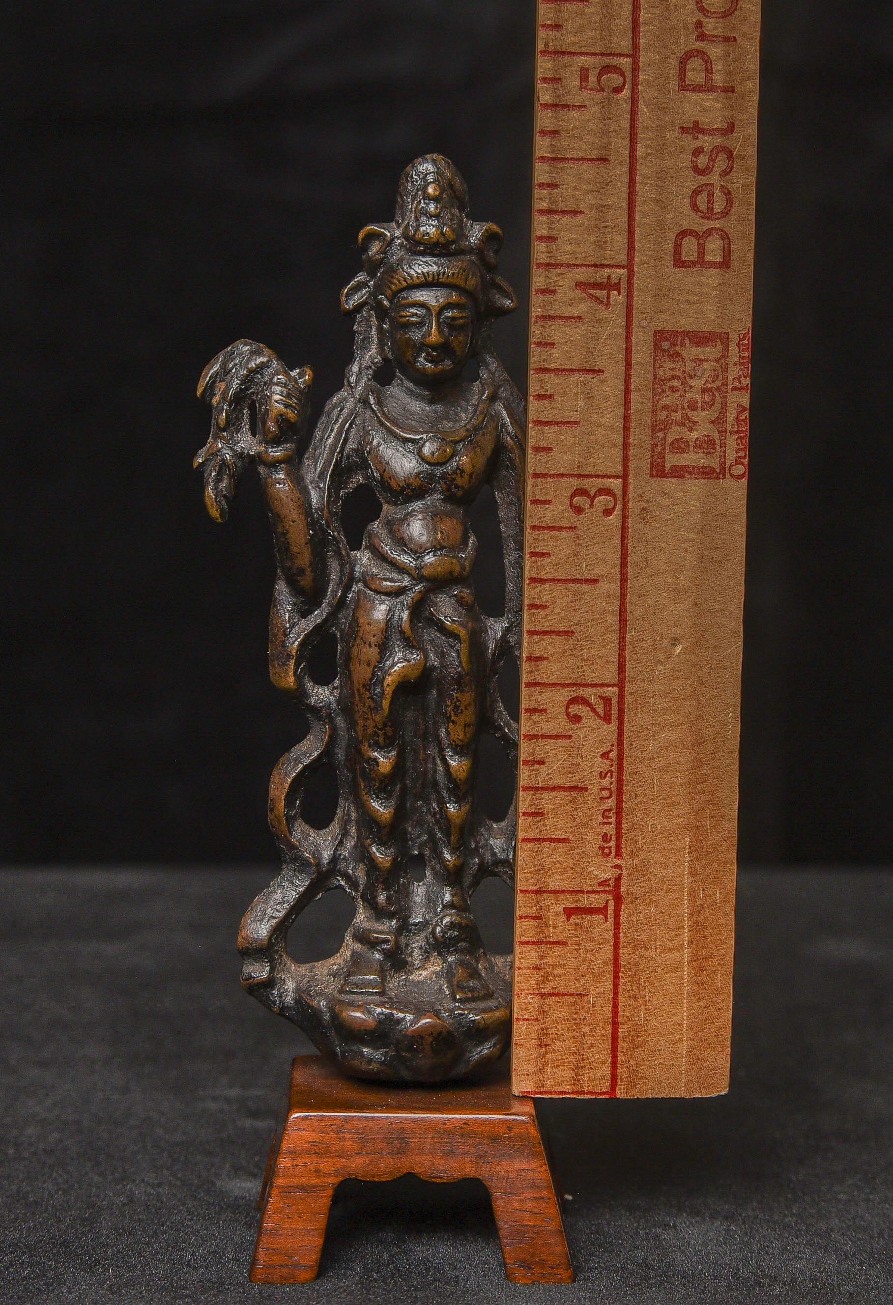 18th Century and Earlier  6-9th C Chinese Bronze Bodhisattva of Compassion from the Tang Dynasty - 9685 For Sale