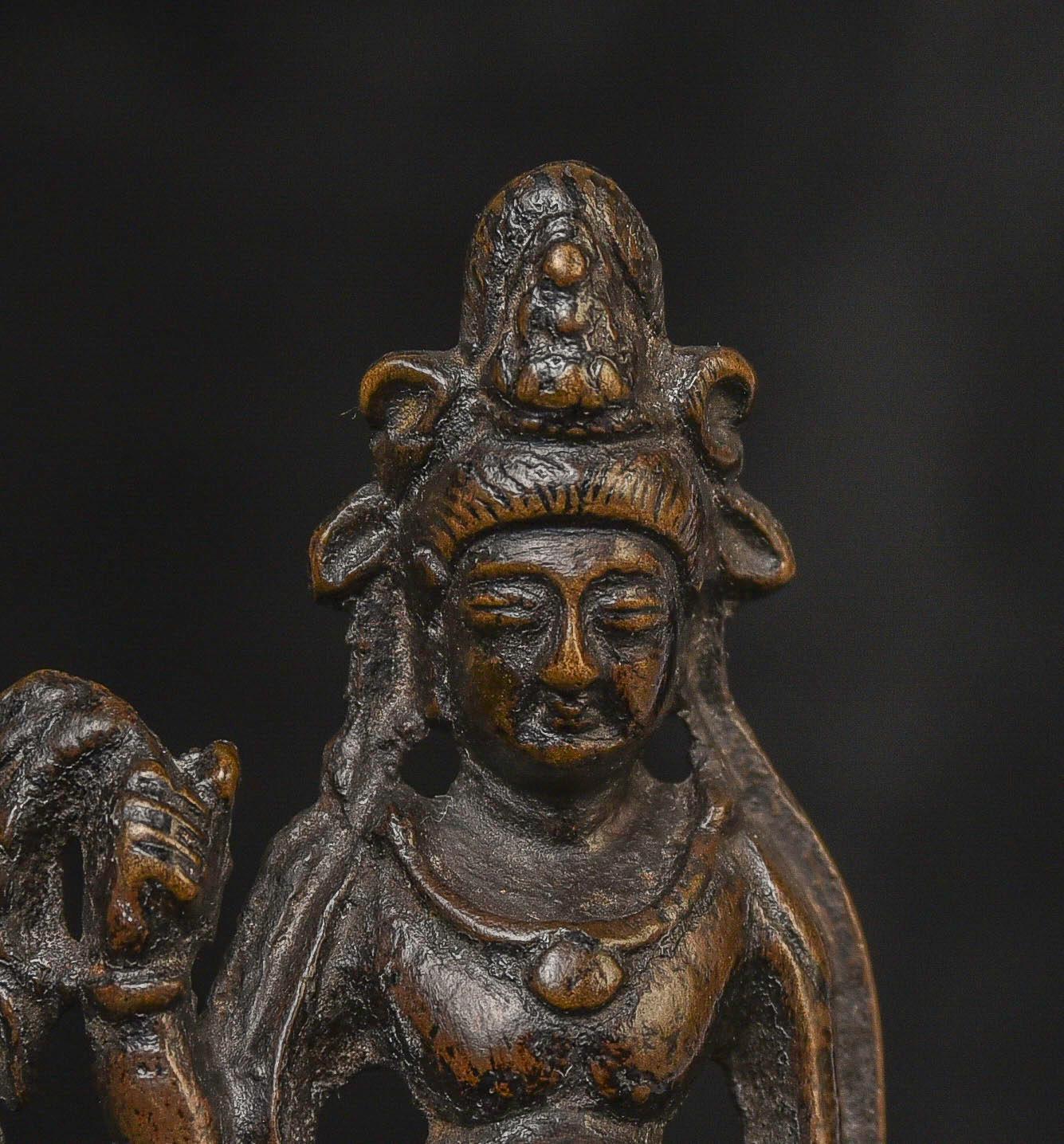  6-9th C Chinese Bronze Bodhisattva of Compassion from the Tang Dynasty - 9685 For Sale 4