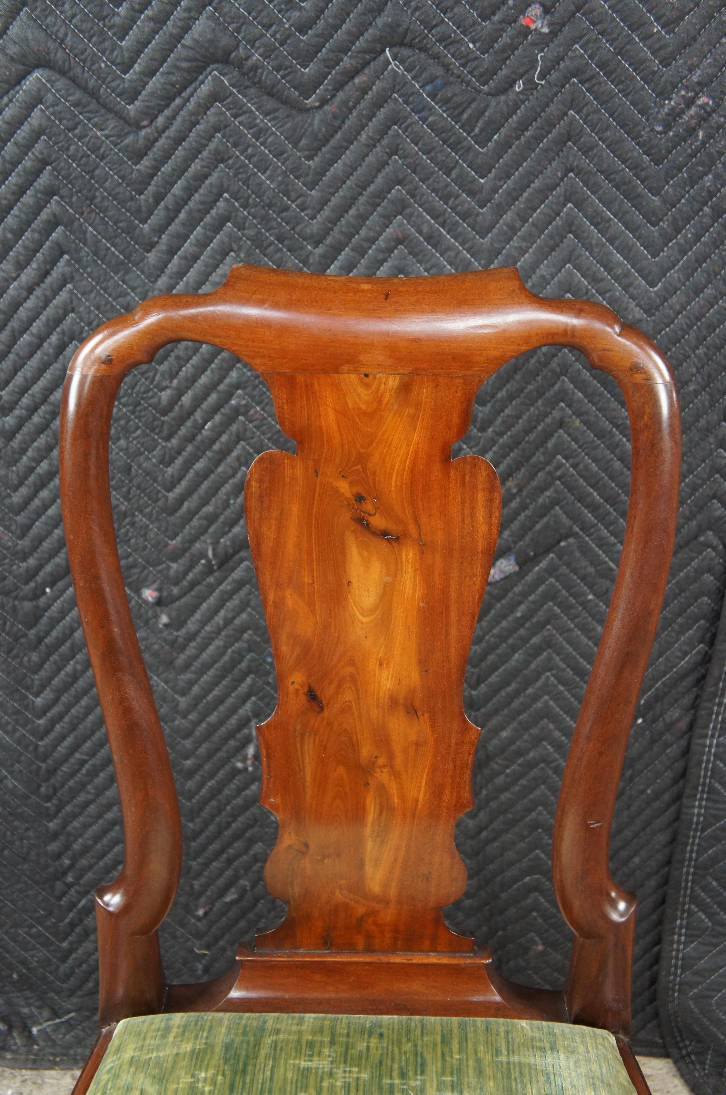 6 Sillas de Comedor Antiguas de Caoba Queen Anne del Siglo XVIII Asiento de Fieltro de Pie Trífido en venta 4