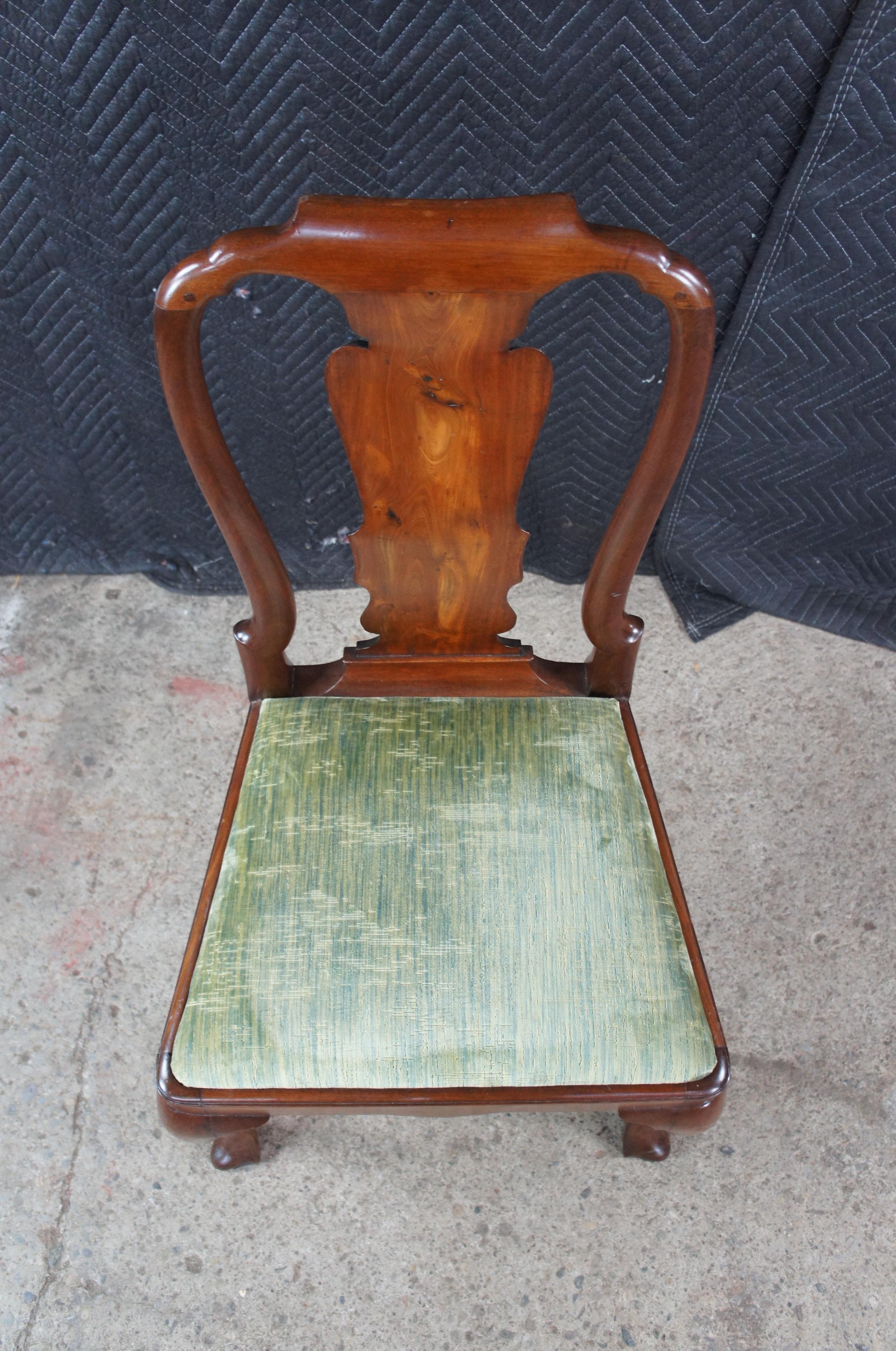 6 Sillas de Comedor Antiguas de Caoba Queen Anne del Siglo XVIII Asiento de Fieltro de Pie Trífido en venta 6