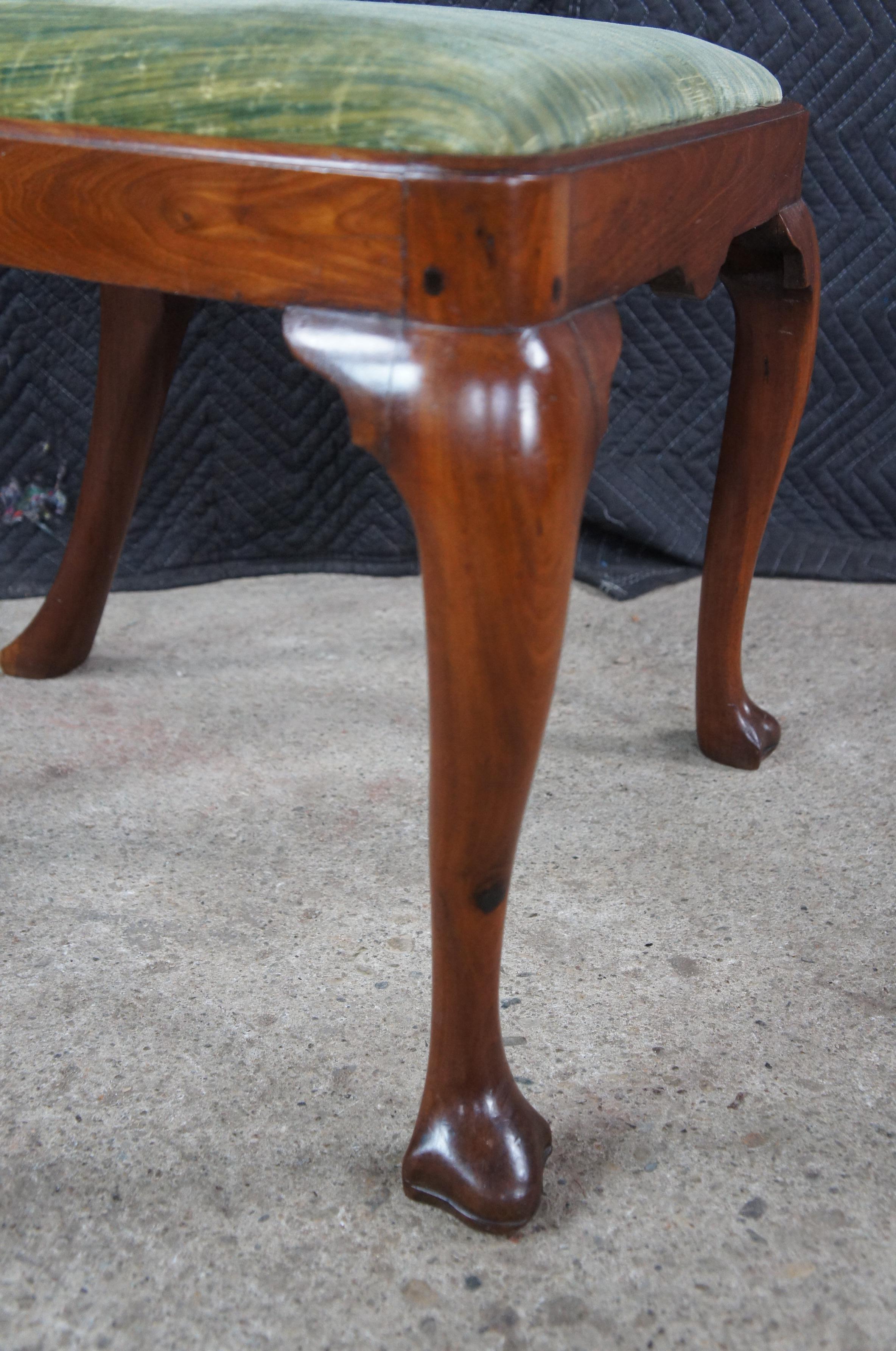 6 Sillas de Comedor Antiguas de Caoba Queen Anne del Siglo XVIII Asiento de Fieltro de Pie Trífido Tela en venta