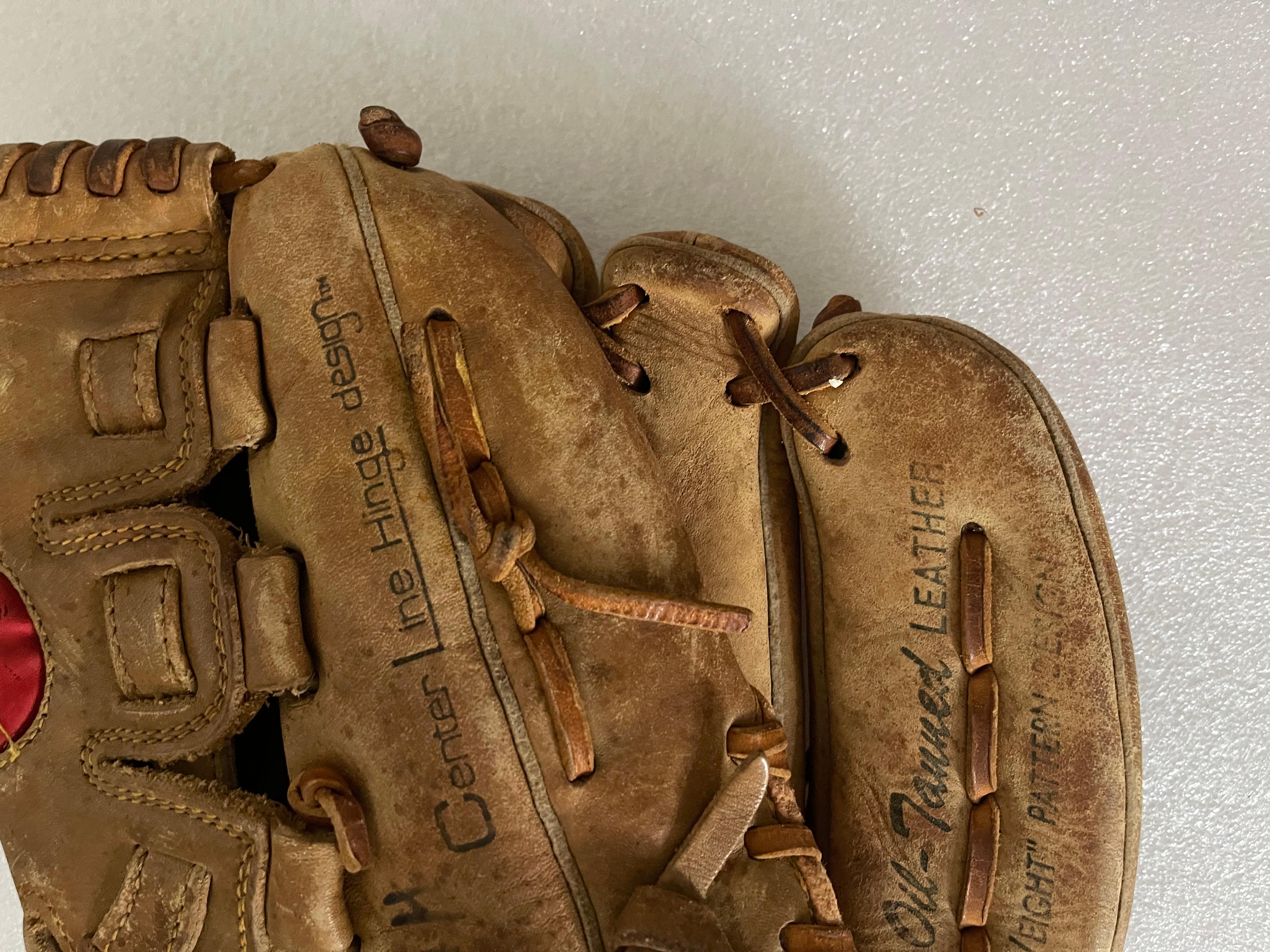 6 Collectional de gants de baseball antiques en vente 4