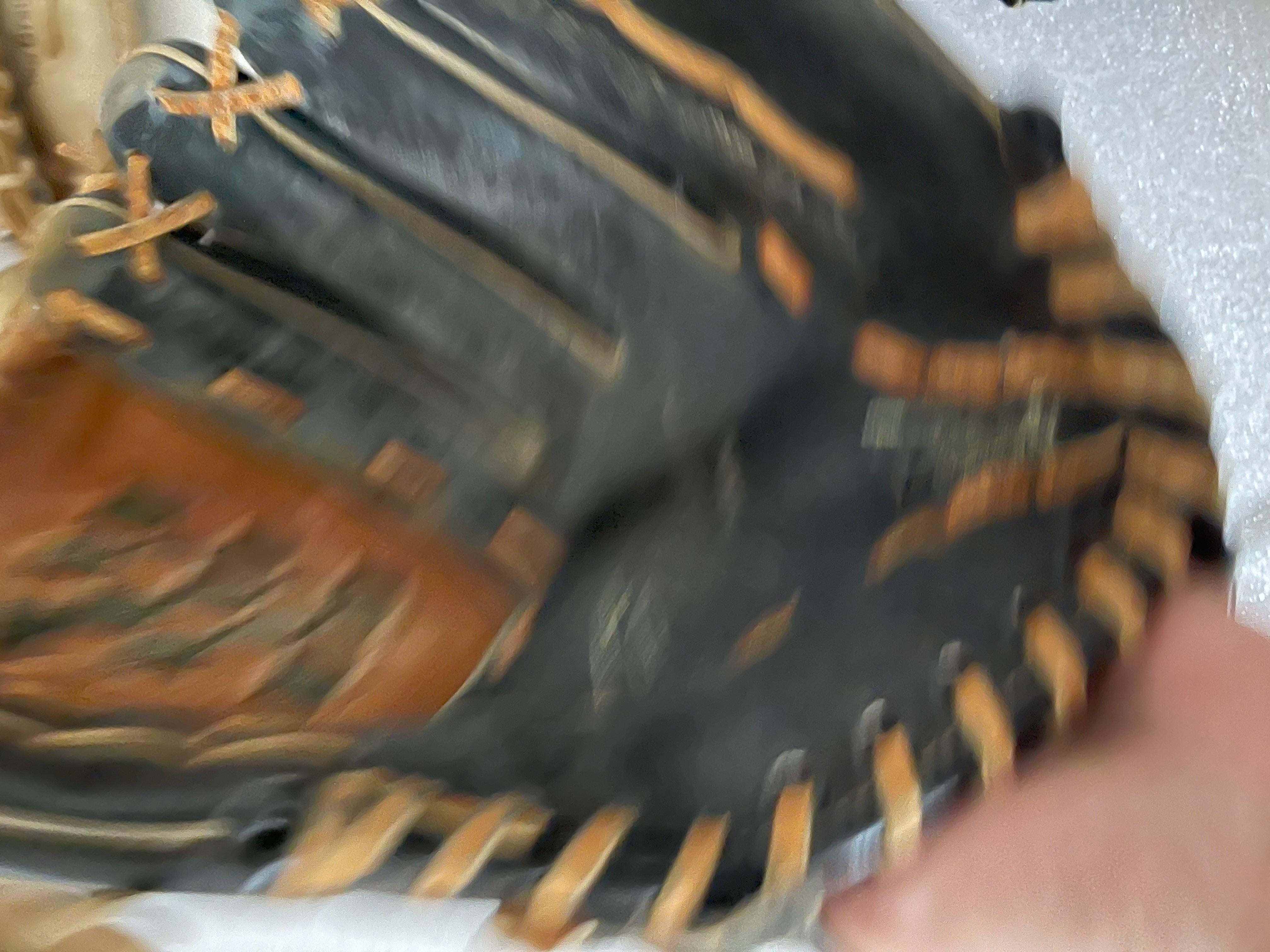 6 Collectional de gants de baseball antiques Bon état - En vente à Boca Raton, FL