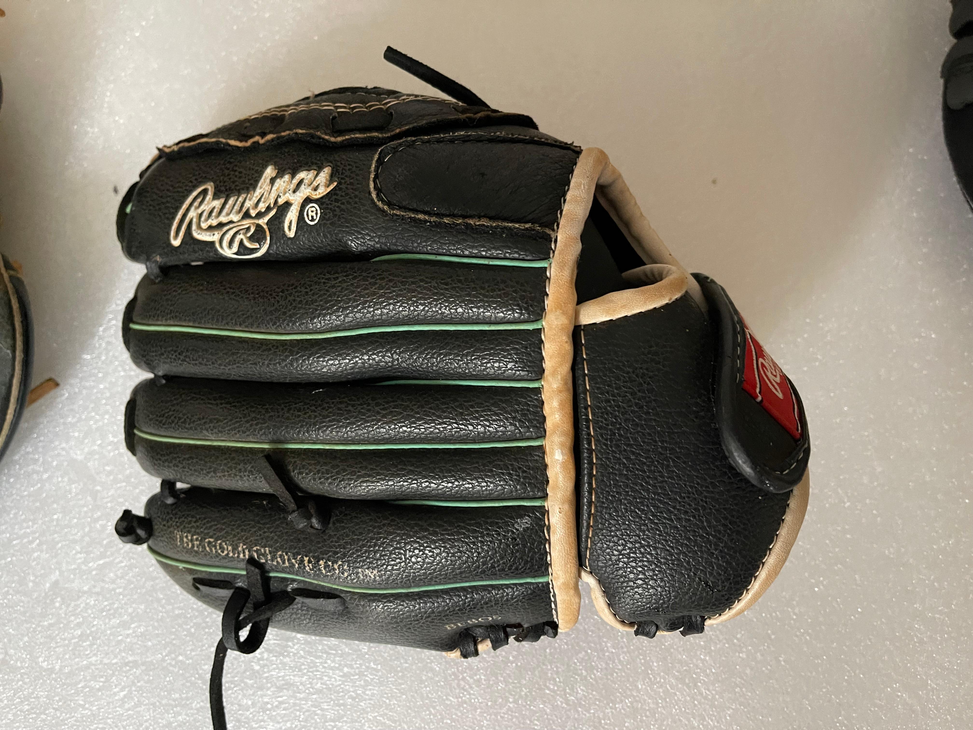 Cuir 6 Collectional de gants de baseball antiques en vente