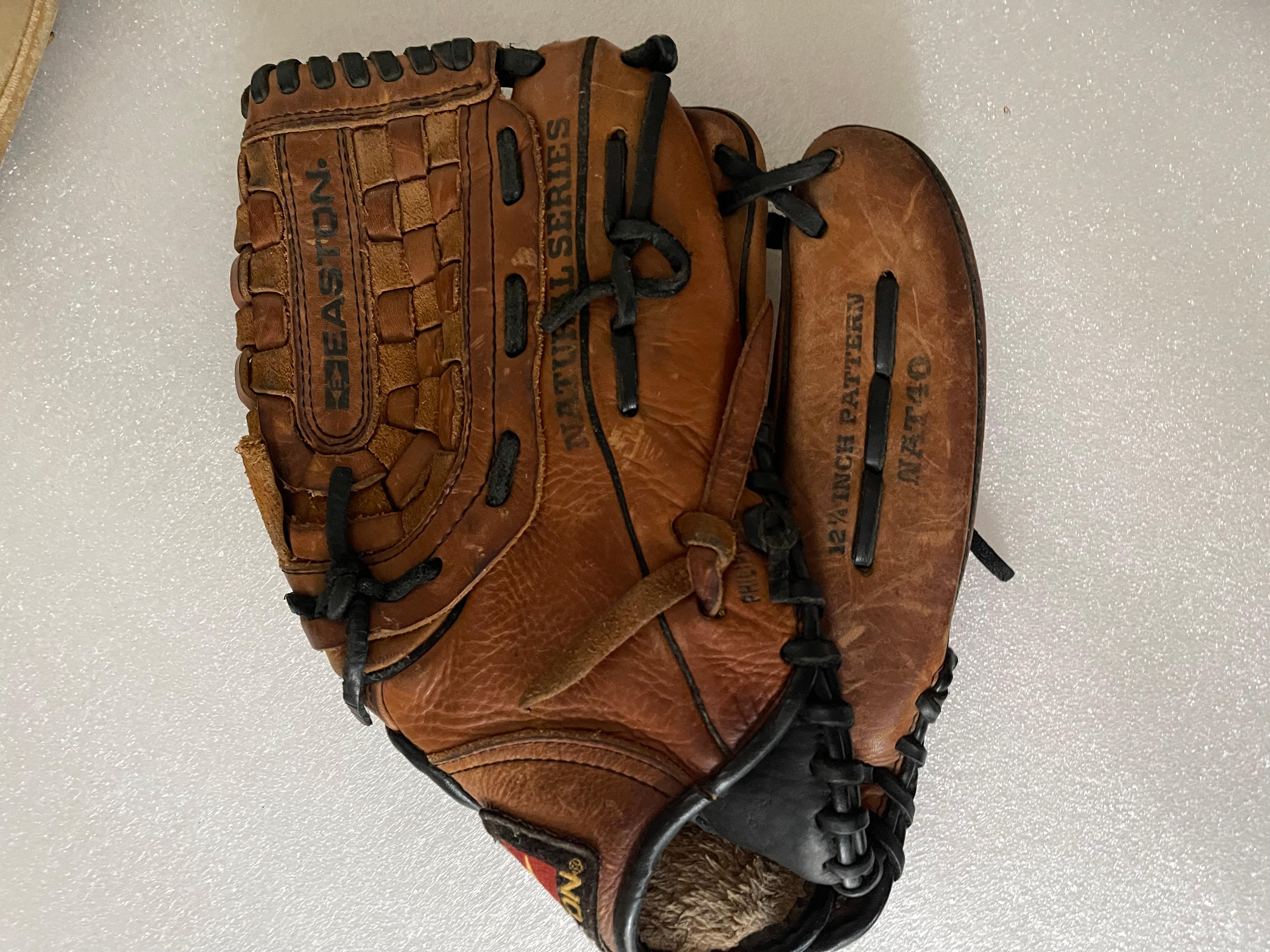 6 Collectional de gants de baseball antiques en vente 2