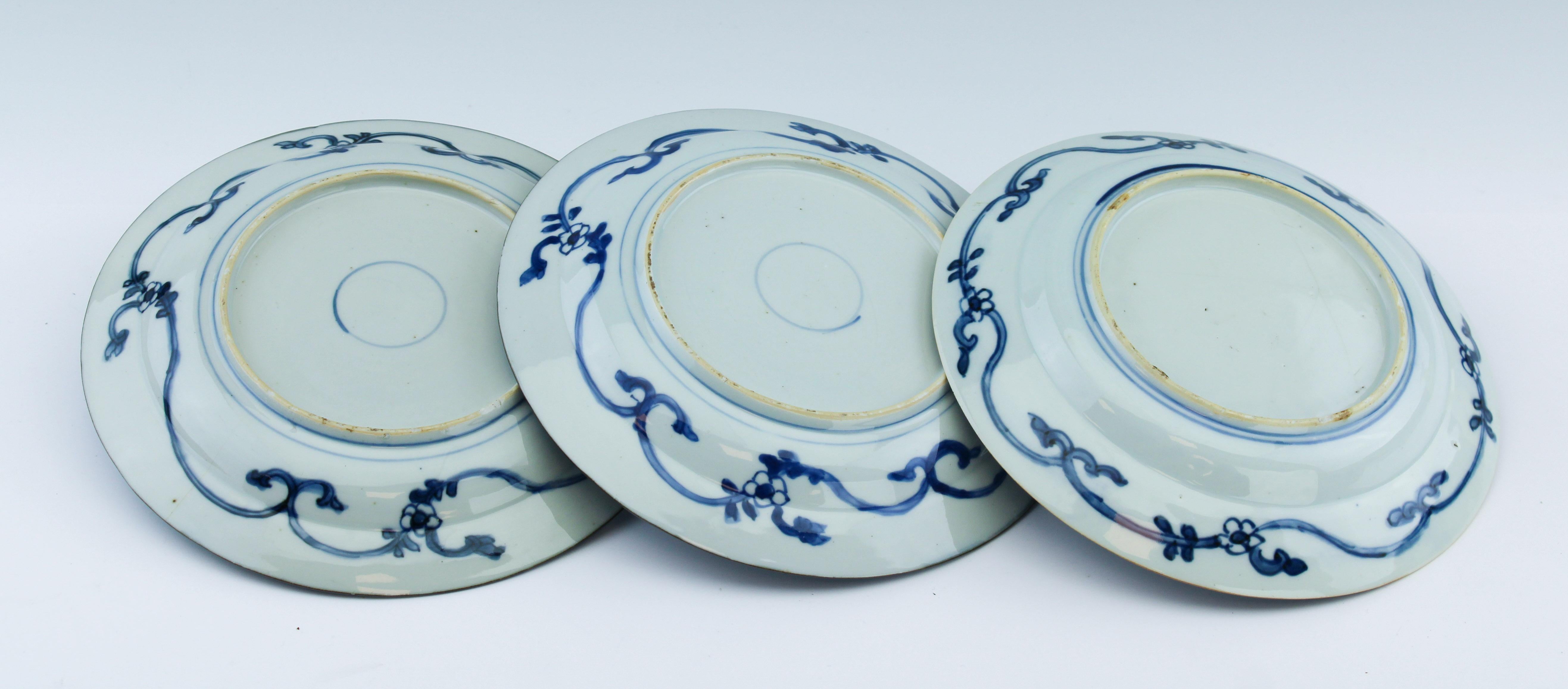 Qing Ensemble d'assiettes plates Kangxi Kraak bleu et blanc en porcelaine chinoise ancienne n° 6 du 18ème siècle