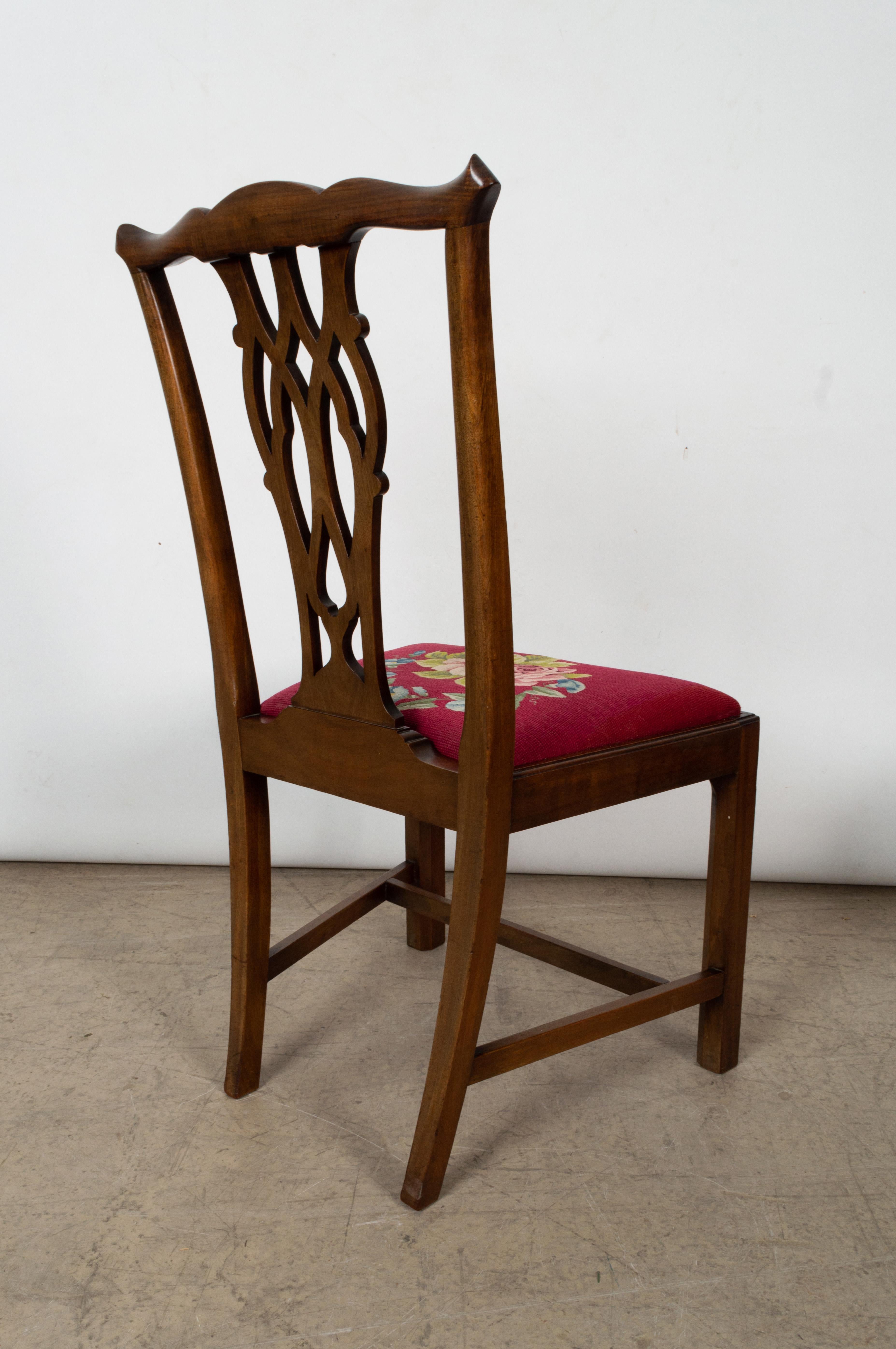 6 chaises de salle à manger anglaises anciennes en acajou de style néo-Chippendale victorien en vente 5