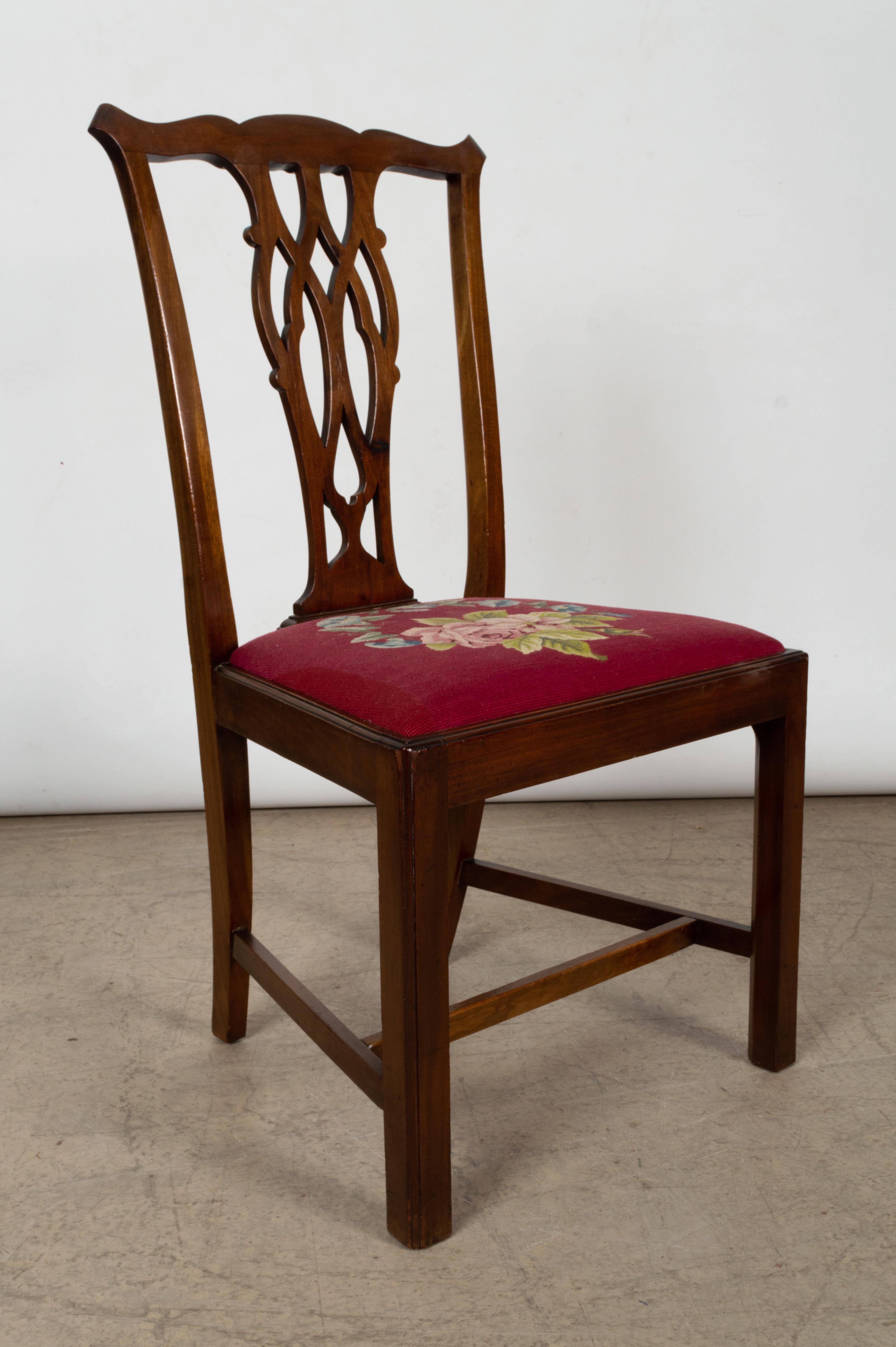 6 chaises de salle à manger anglaises anciennes en acajou de style néo-Chippendale victorien en vente 10