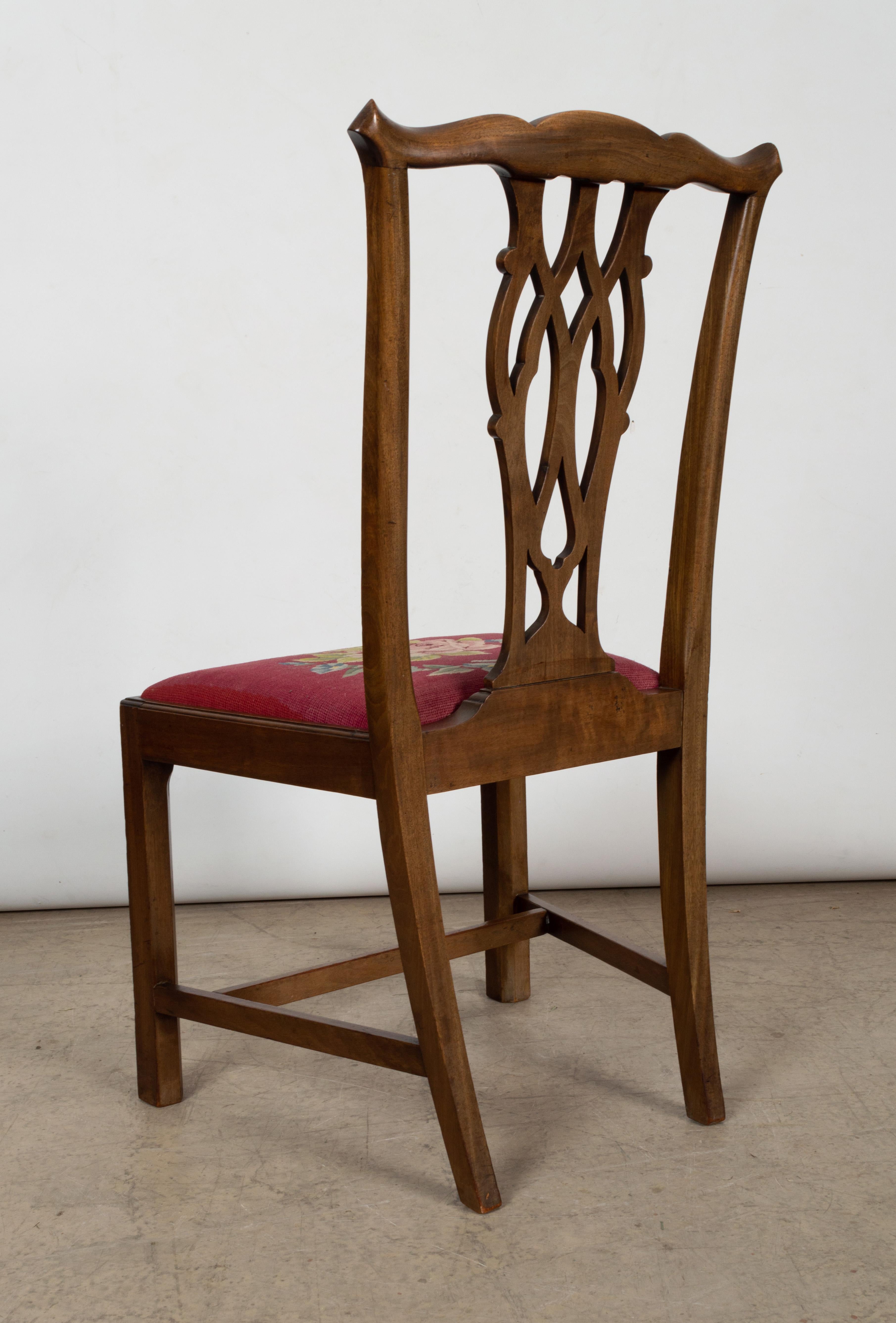 6 chaises de salle à manger anglaises anciennes en acajou de style néo-Chippendale victorien en vente 11