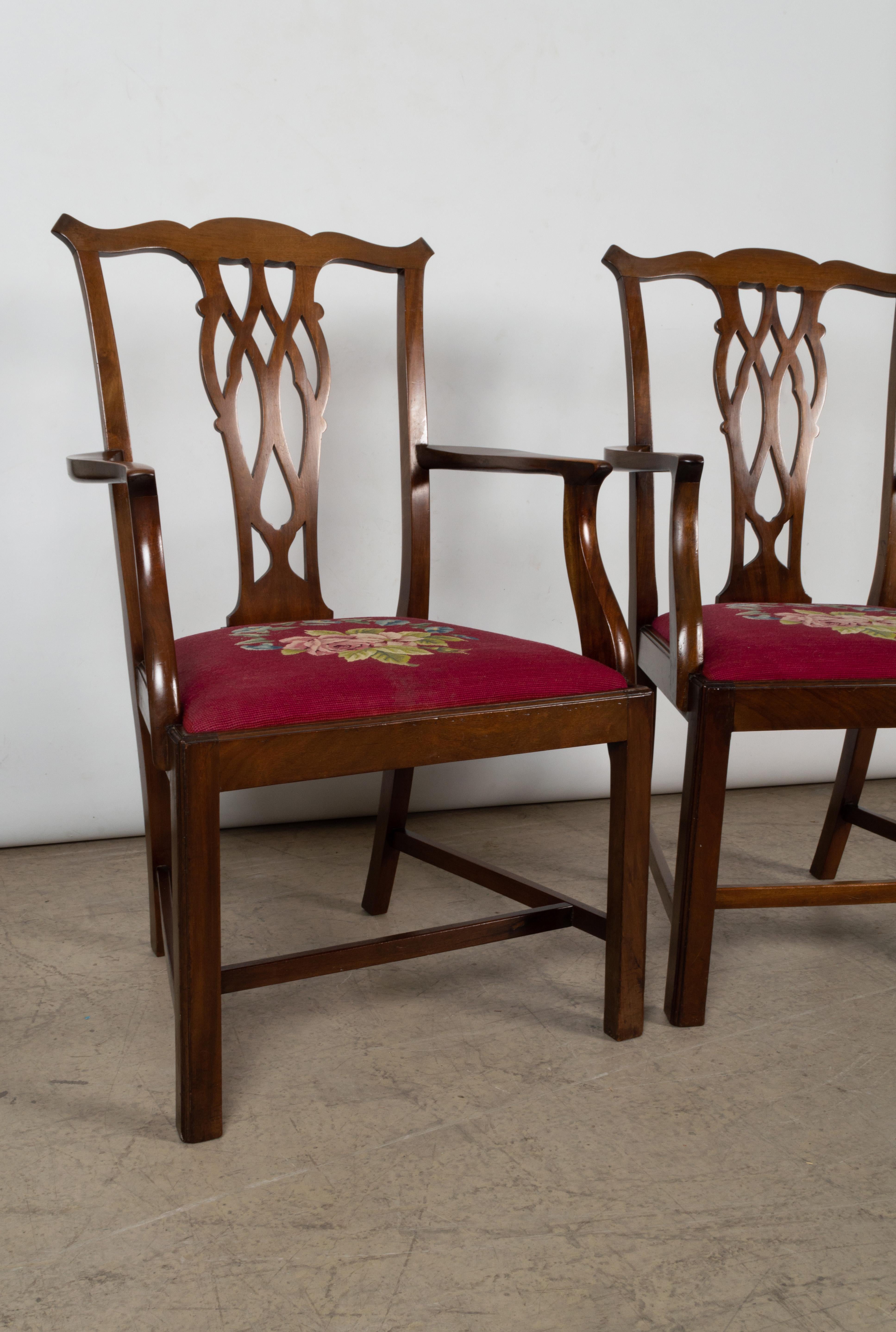 6 Antique English Victorian Chippendale Revival Mahogany Dining Chairs In Good Condition For Sale In London, GB