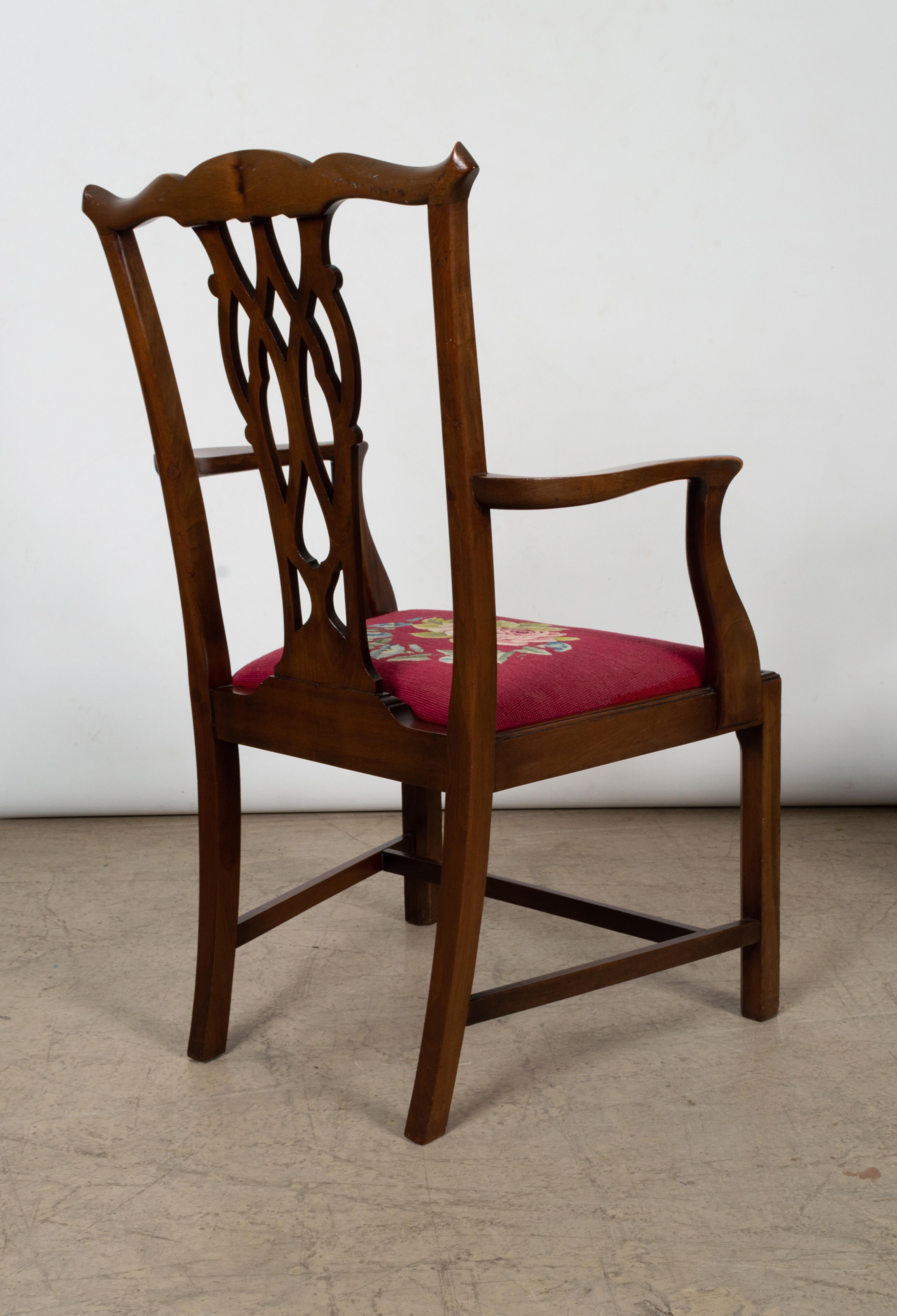 6 chaises de salle à manger anglaises anciennes en acajou de style néo-Chippendale victorien Bon état - En vente à London, GB