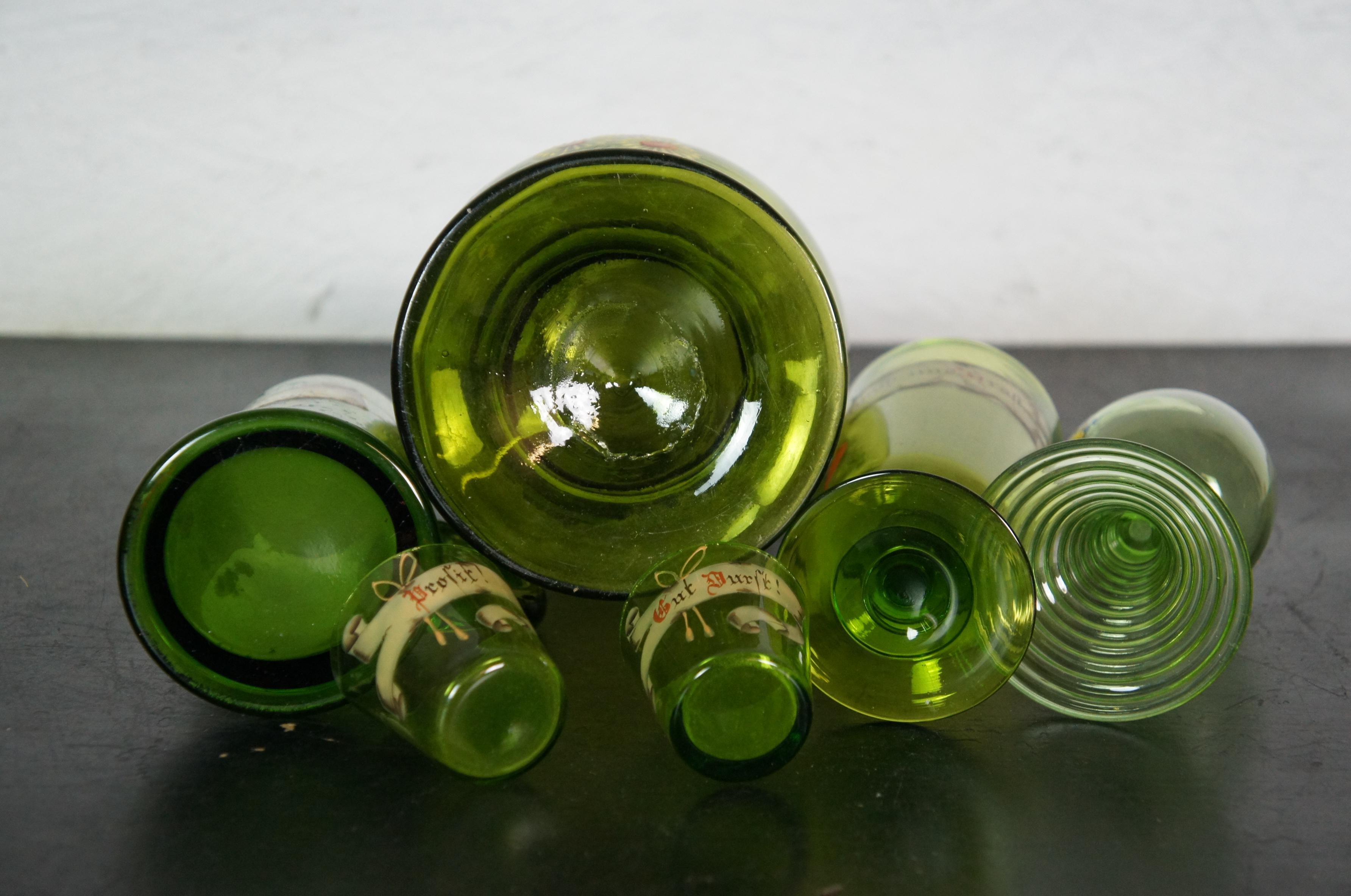6 jarra y tazas antiguas alemanas de Bohemia de vidrio verde esmaltado con tapa 6