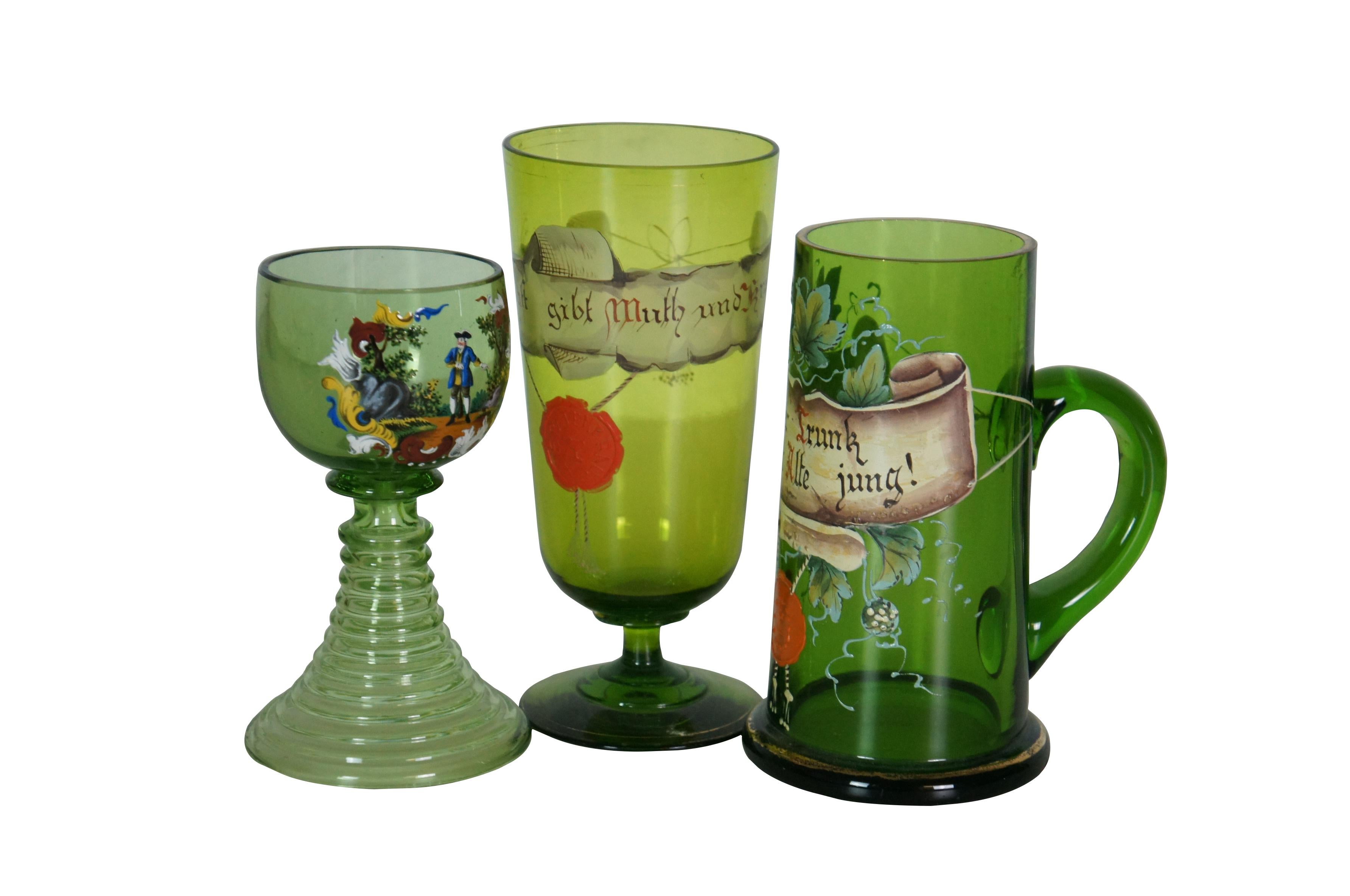 6 jarra y tazas antiguas alemanas de Bohemia de vidrio verde esmaltado con tapa Bohemio