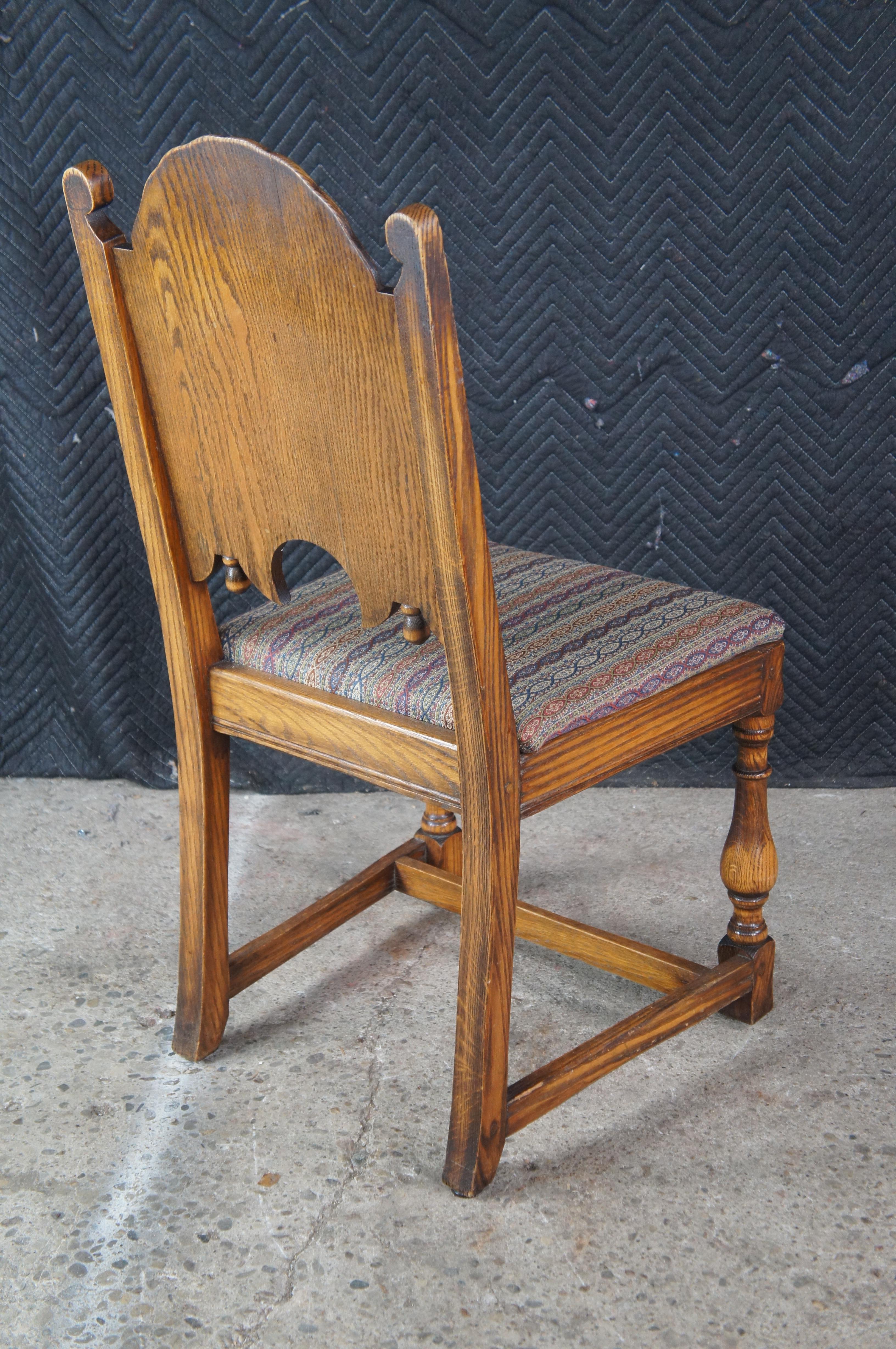 6 Antike Jamestown Lounge Jacobean Tudor Feudal Oak geschnitzt Esszimmerstühle (Eichenholz) im Angebot