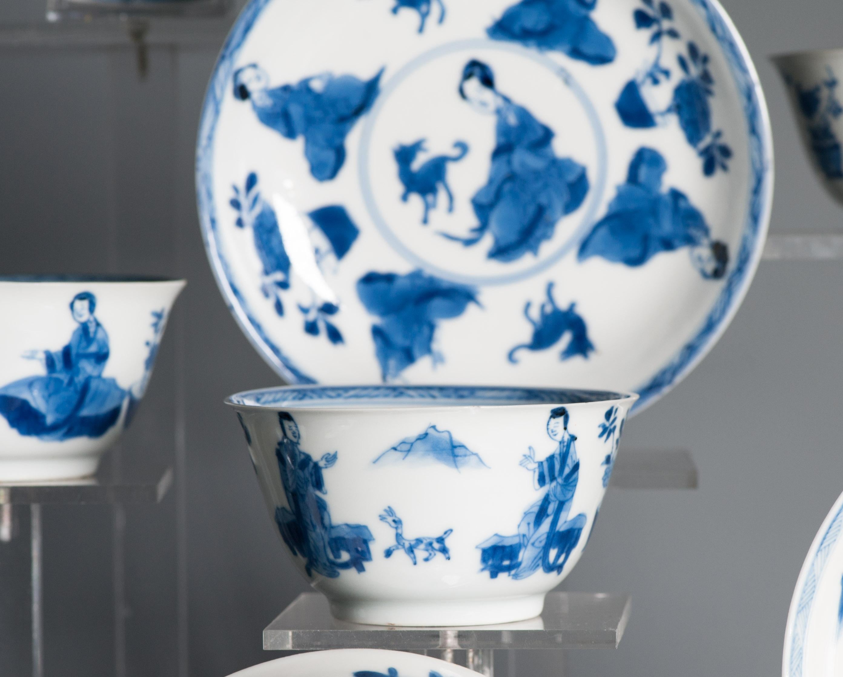 Qing #6 Antique Période Kangxi Coquille d'oeuf Bols à thé et plats en porcelaine chinoise DAME. en vente