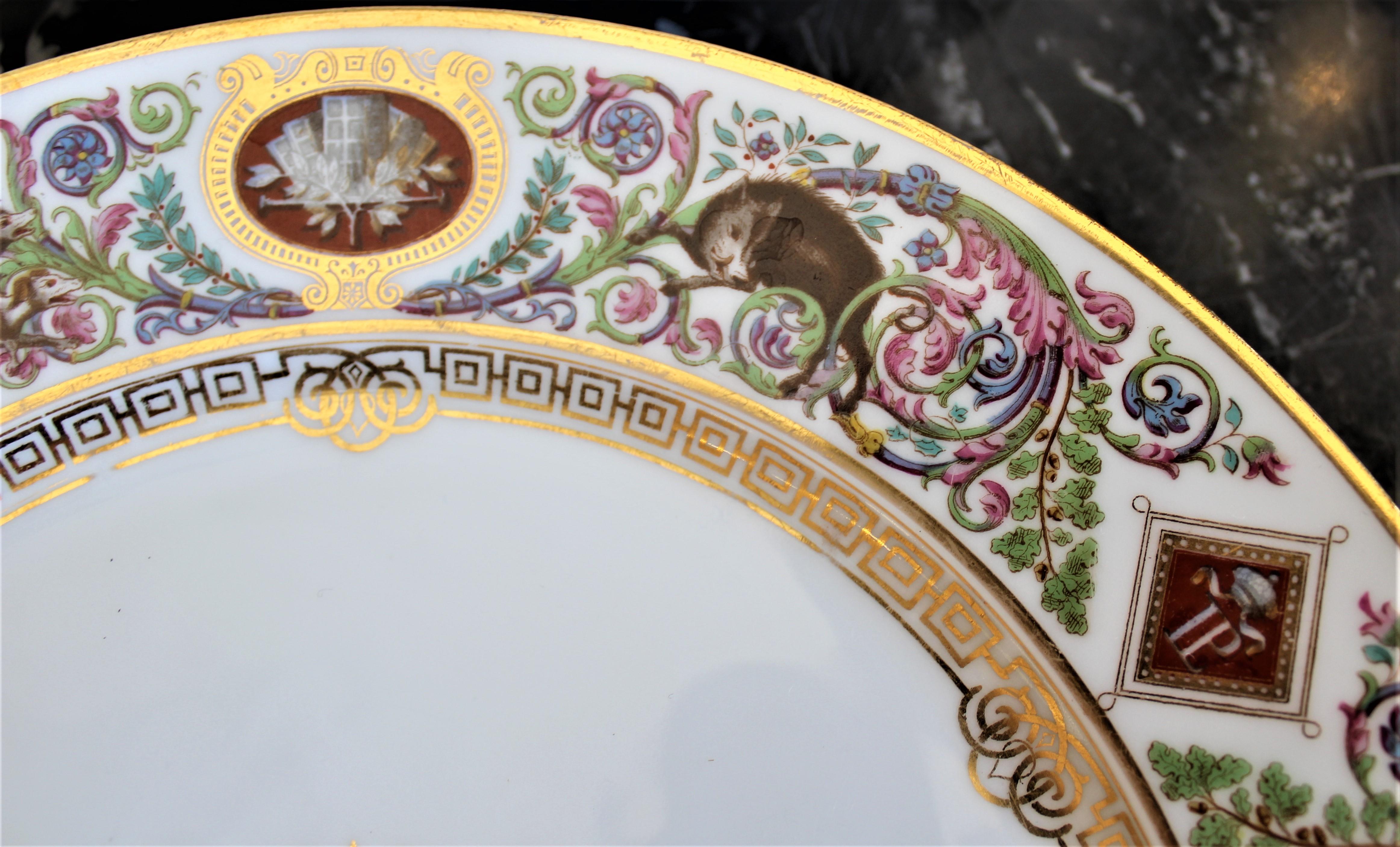  Sevres Chateau de Fountainbleu Pattern French Dinner or Cabinet Plates: 6 In Good Condition In Hamilton, Ontario