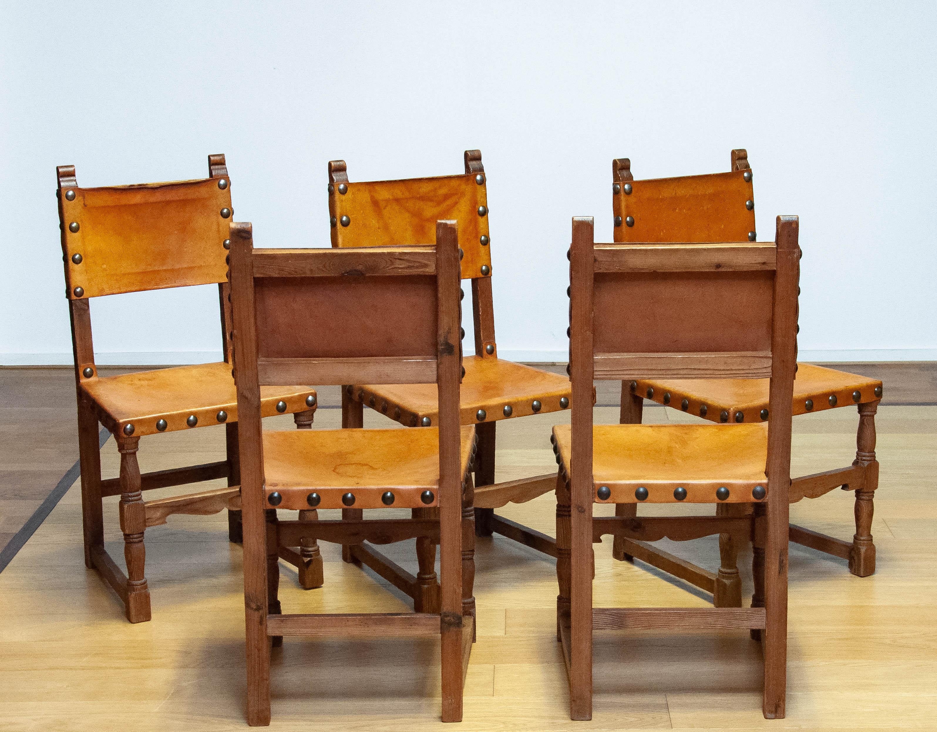 6 Antique Swedish Folk Art Farm County Dining Chairs In Pine And Tan Leather For Sale 8