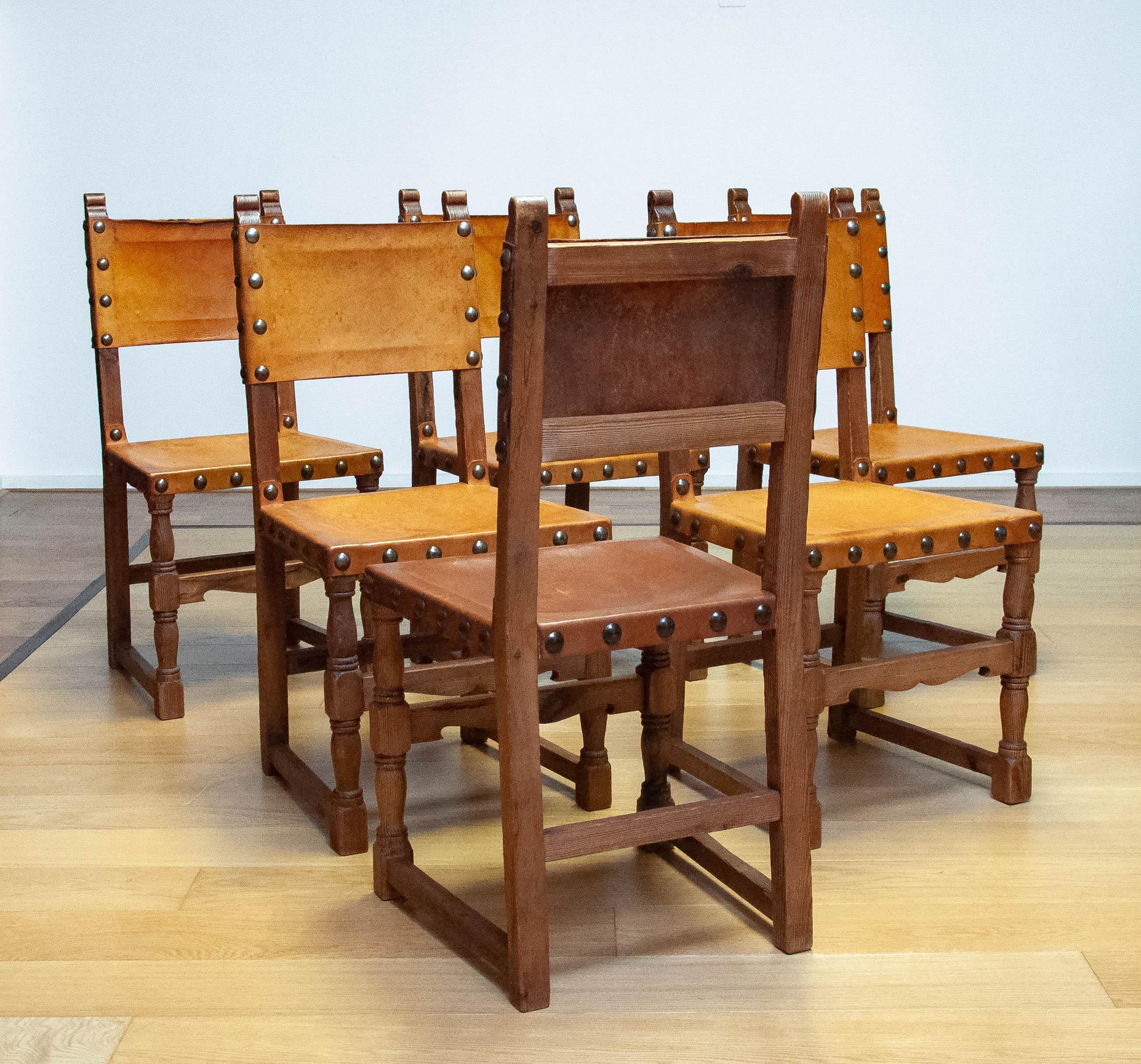 6 Antique Swedish Folk Art Farm County Dining Chairs In Pine And Tan Leather For Sale 2