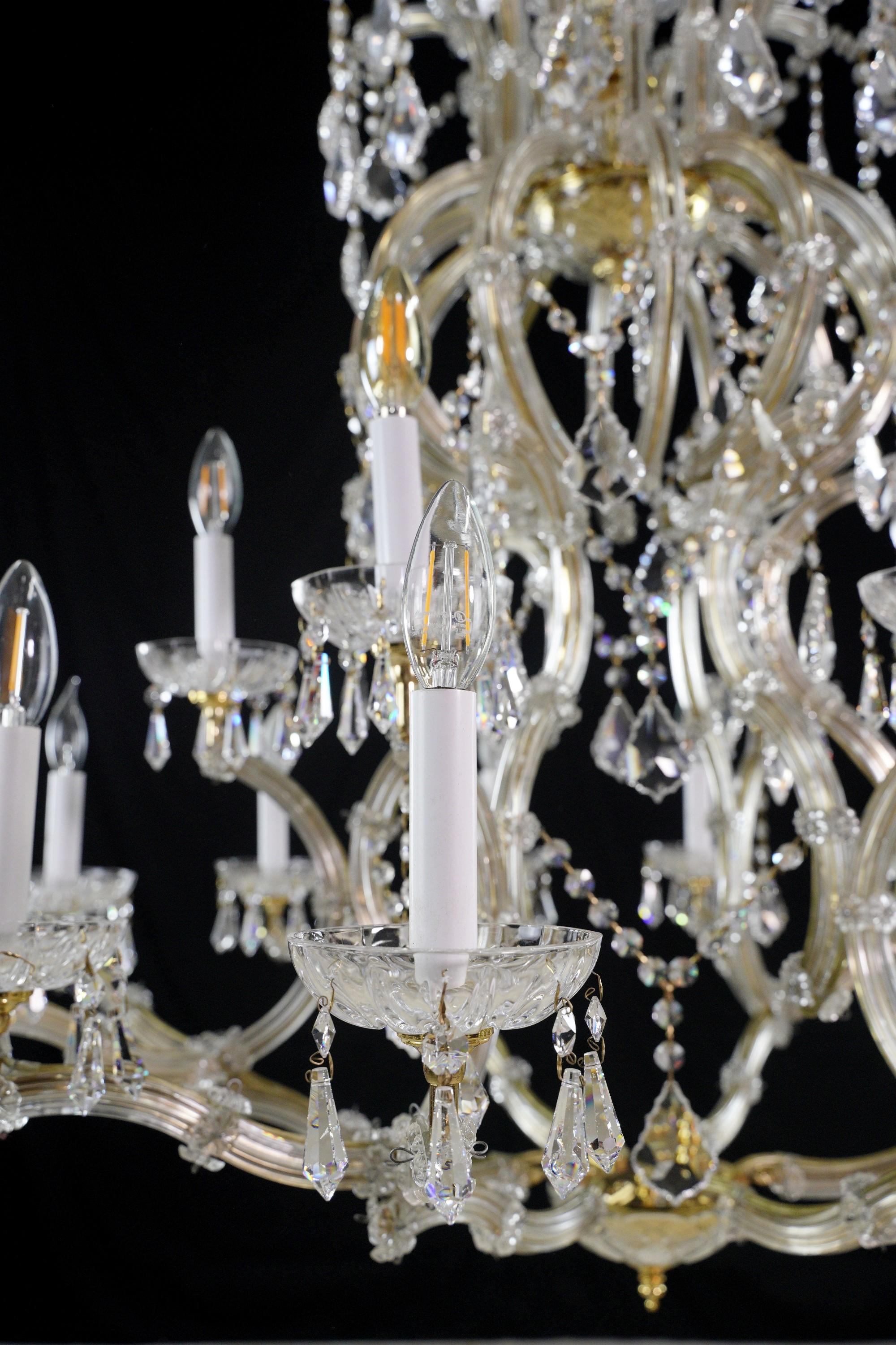 6 Arm 18 Lights Marie Therese Crystal & Brass Chandelier For Sale 4
