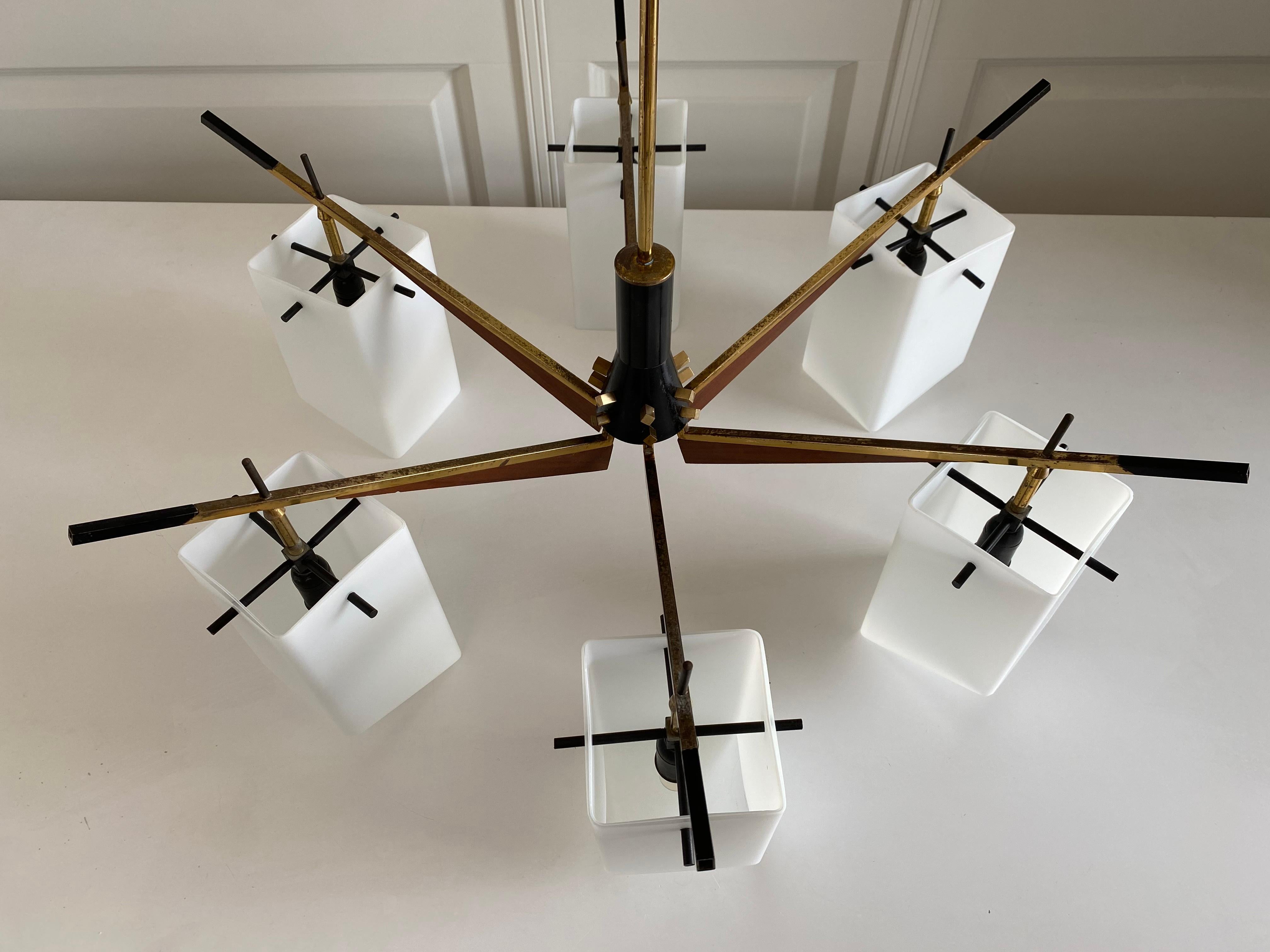 Mid-Century moderno Lampadario a 6 bracci con paralumi in vetro smerigliato, Stilux, Italia, anni '60 in vendita