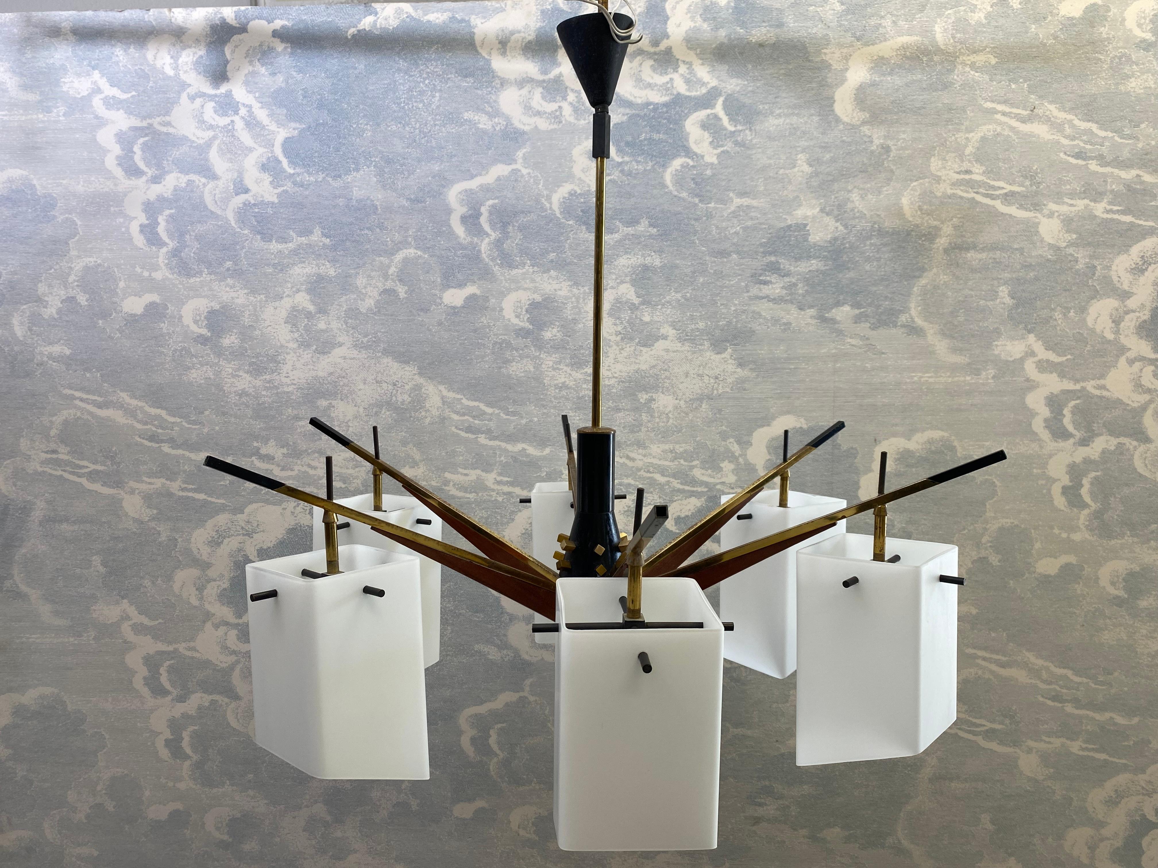 Lampadario a 6 bracci con paralumi in vetro smerigliato, Stilux, Italia, anni '60 in vendita 1