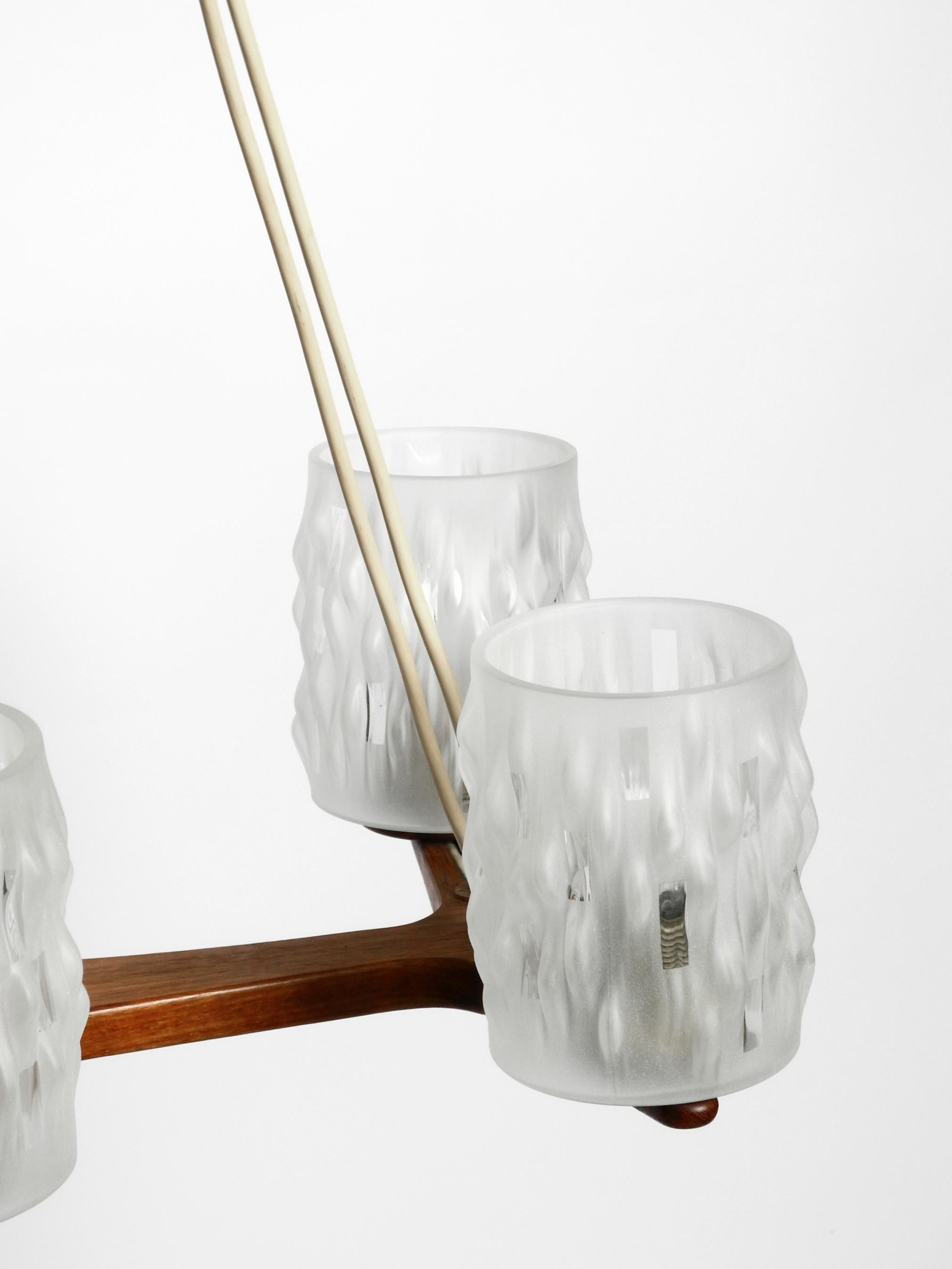 Lampada da soffitto scandinava anni '60 a 6 bracci in teak con paralume in vetro in vendita 8