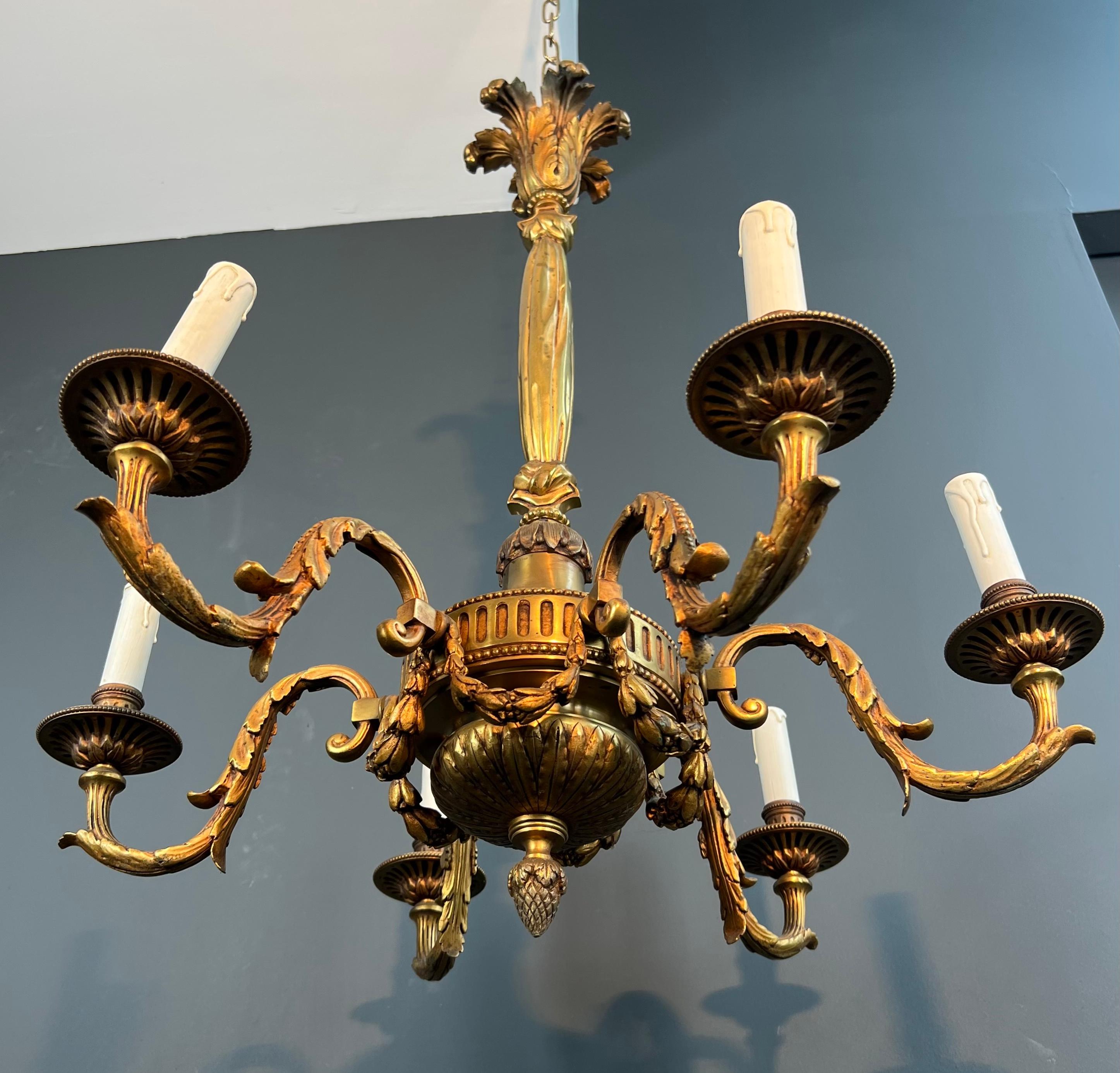 Lustre en bronze à 6 branches de style Louis XVI en vente 6