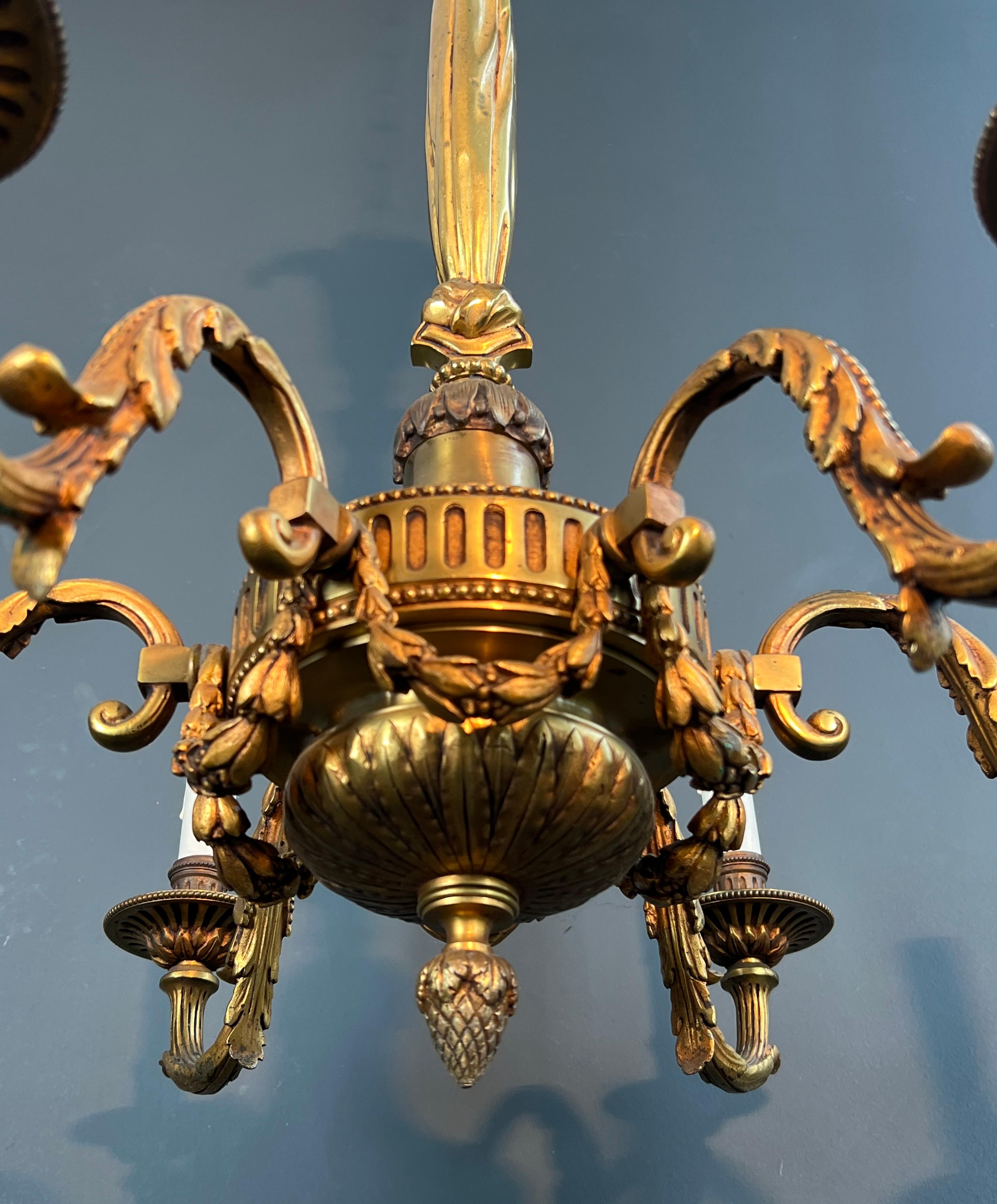 Début du 20ème siècle Lustre en bronze à 6 branches de style Louis XVI en vente