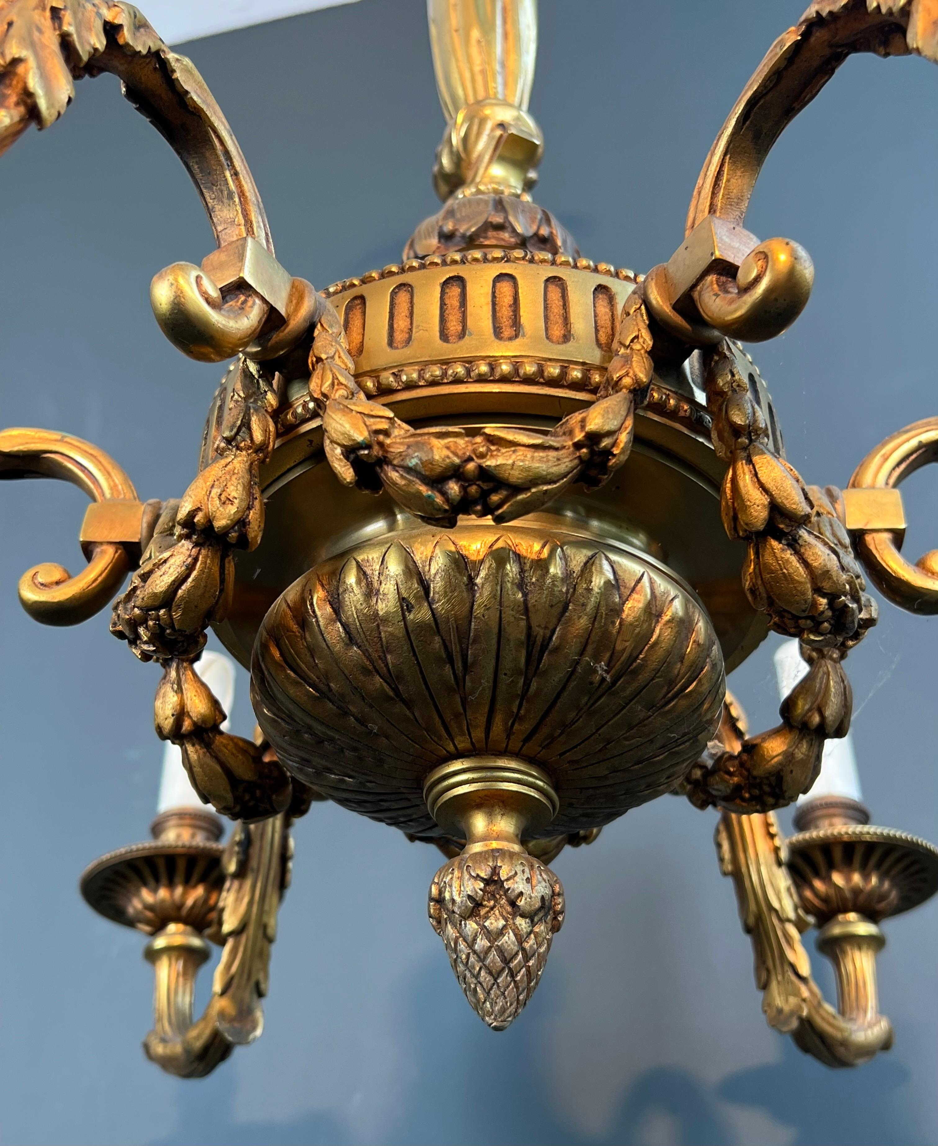 Lustre en bronze à 6 branches de style Louis XVI en vente 1