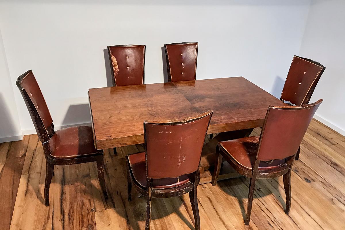 6 Art Deco Chairs with Red Leather from France Around 1930 In Distressed Condition For Sale In Greven, DE